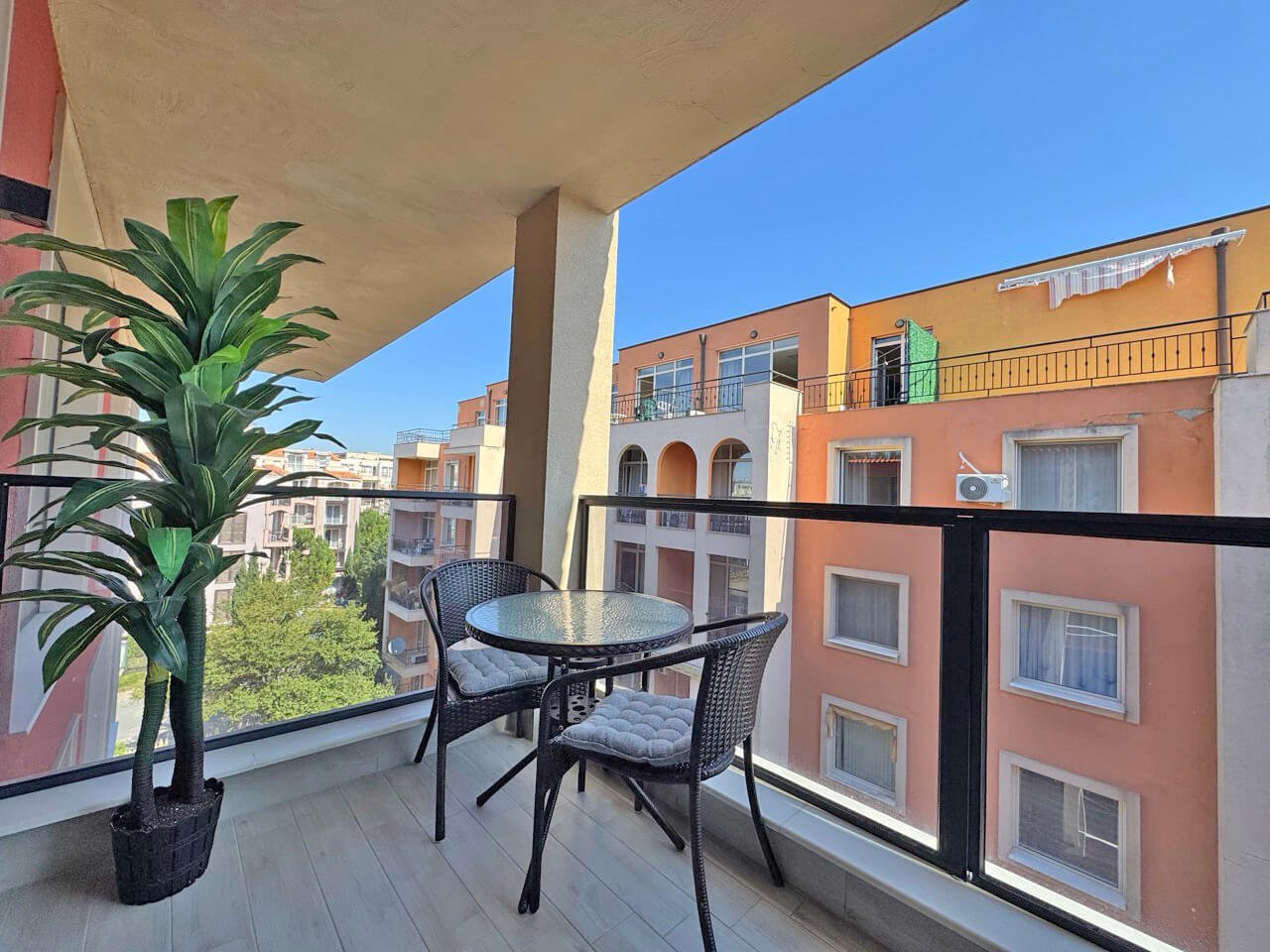 Двустаен апартамент в жилищния комплекс Sunny View Central 7, Слънчев бряг, България