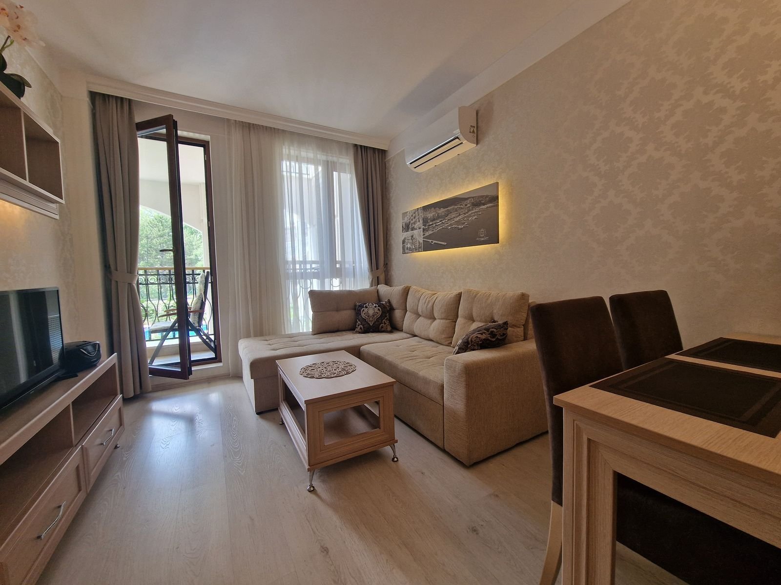 Двустаен апартамент в престижната жилищна сграда Harmony Suites 15 на Слънчев бряг, България