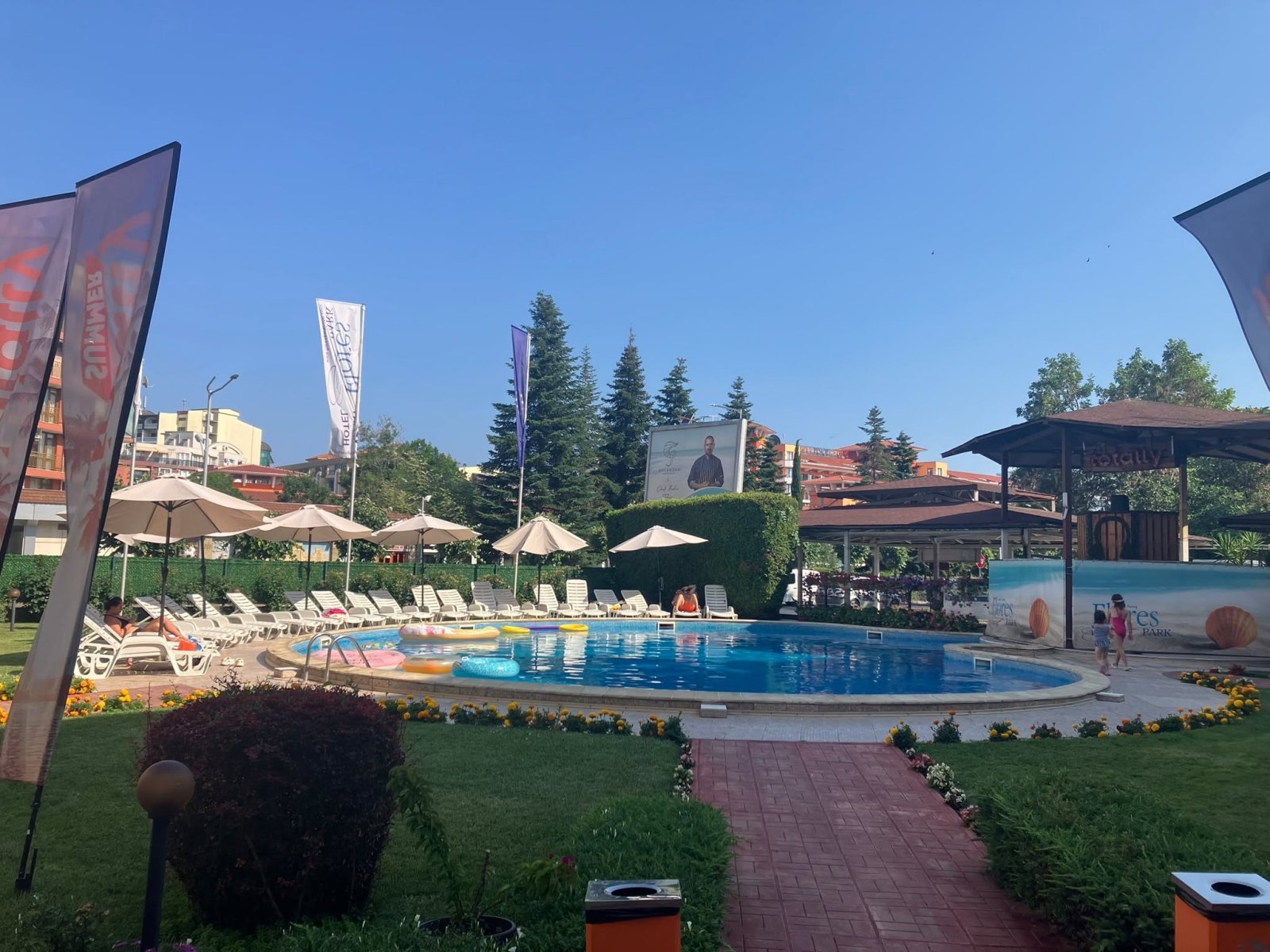 Двустаен апартамент в комплекс Flores Park на Слънчев бряг, България