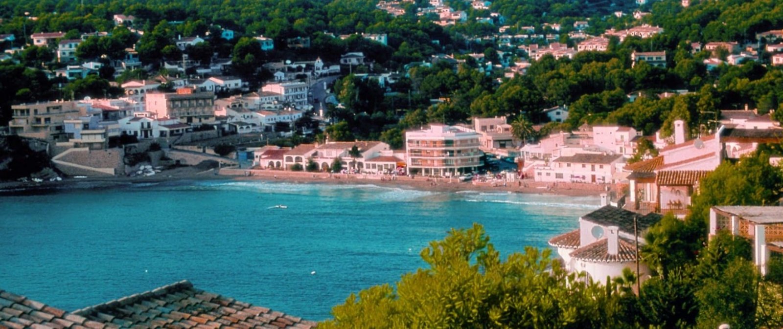 Erdgeschosswohnung mit 2 Schlafzimmern und Garten, 300 m vom Strand entfernt, Teulada, Spanien
