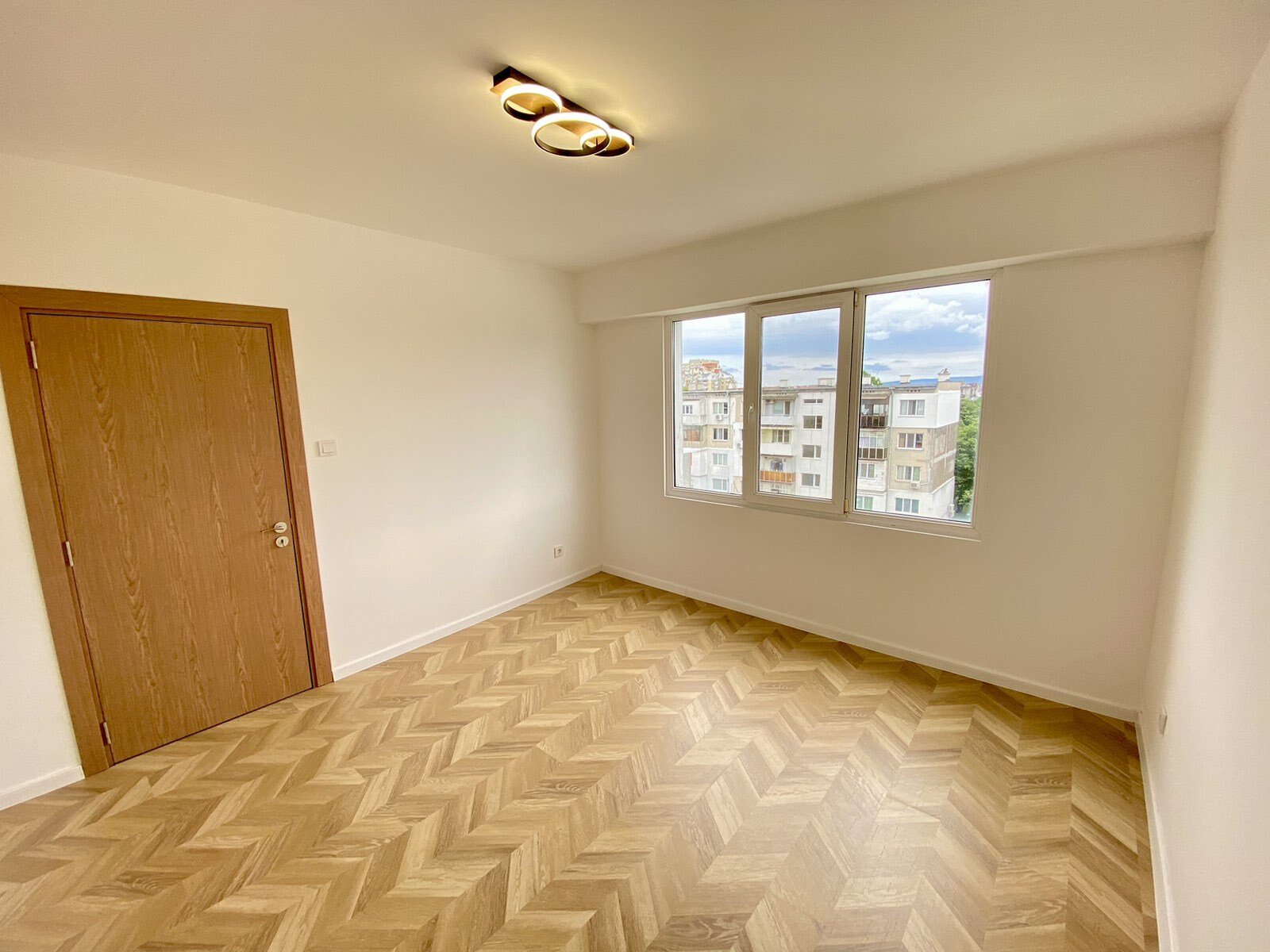 Zwei Zimmer Wohnung in Troshevo