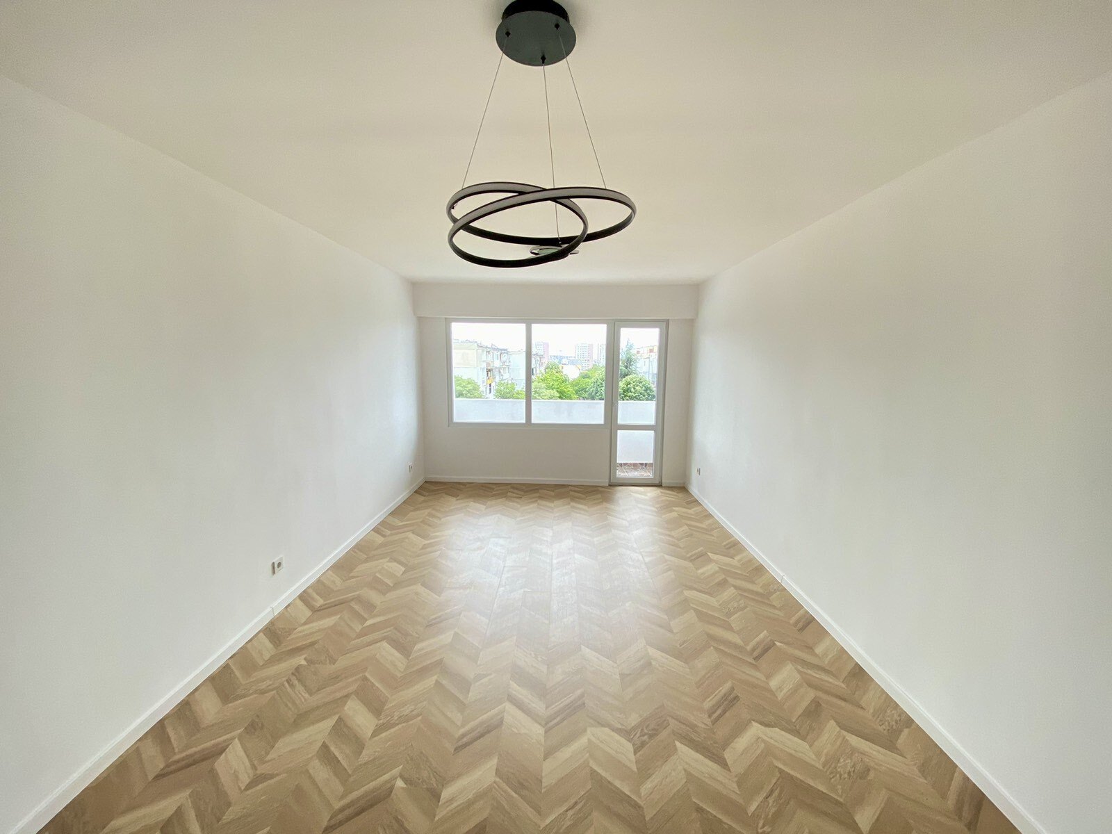 Zwei Zimmer Wohnung in Troshevo