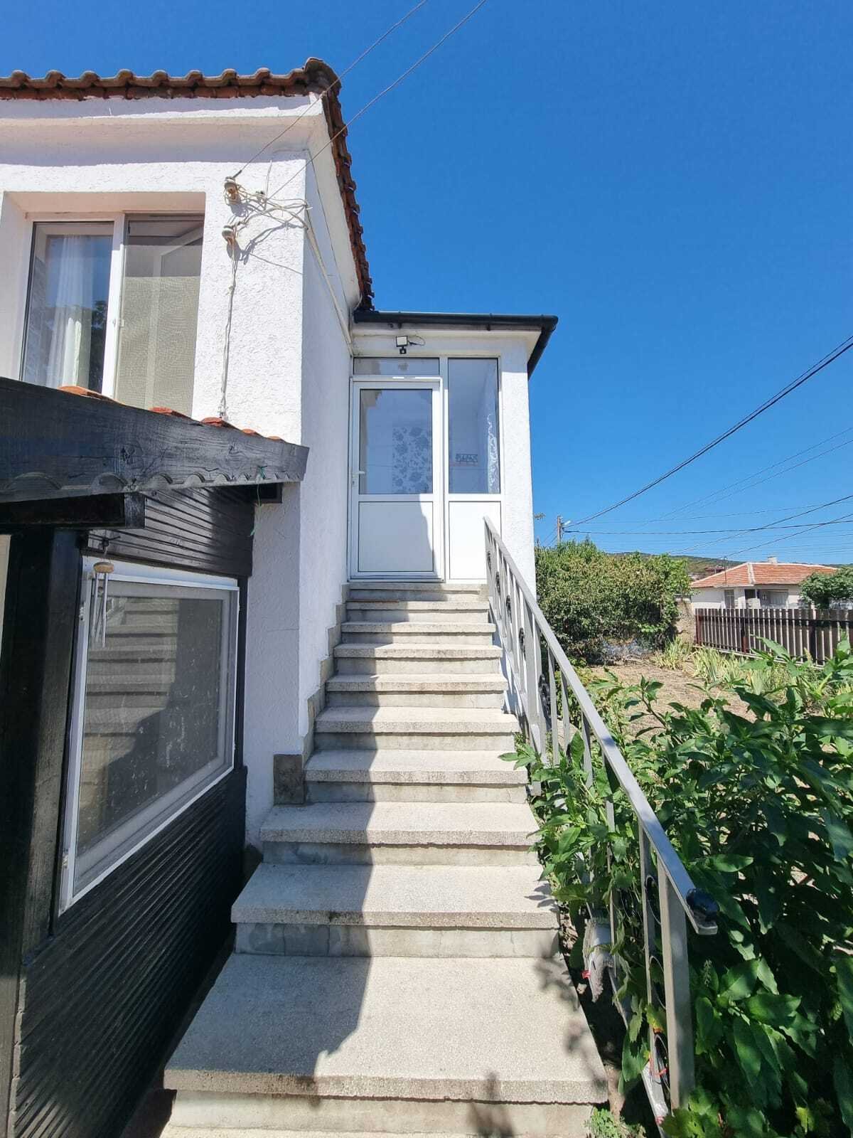 Двуетажна къща в село Просеник, област Бургас