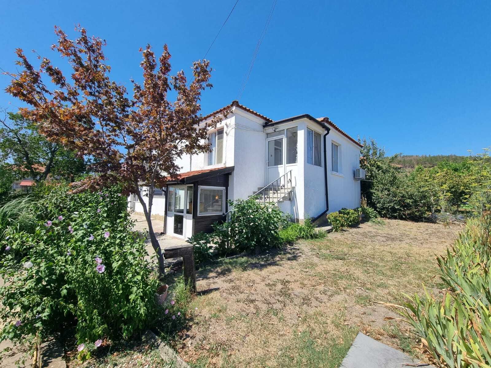 Двуетажна къща в село Просеник, област Бургас