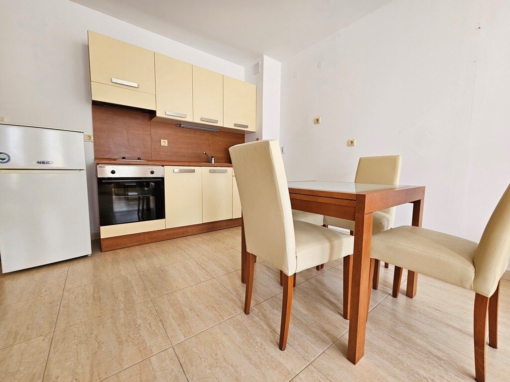 Двустаен апартамент на първа линия с гледка към морето комплекс ТОП Свети Влас България