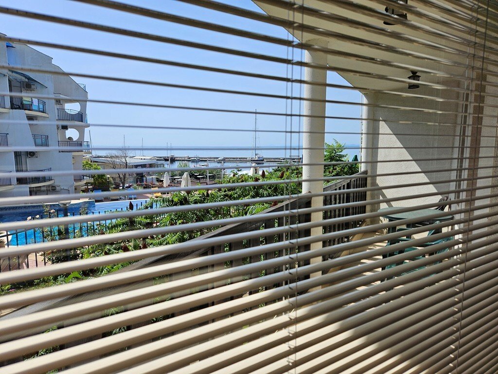 Двустаен апартамент на първа линия с гледка към морето комплекс ТОП Свети Влас България