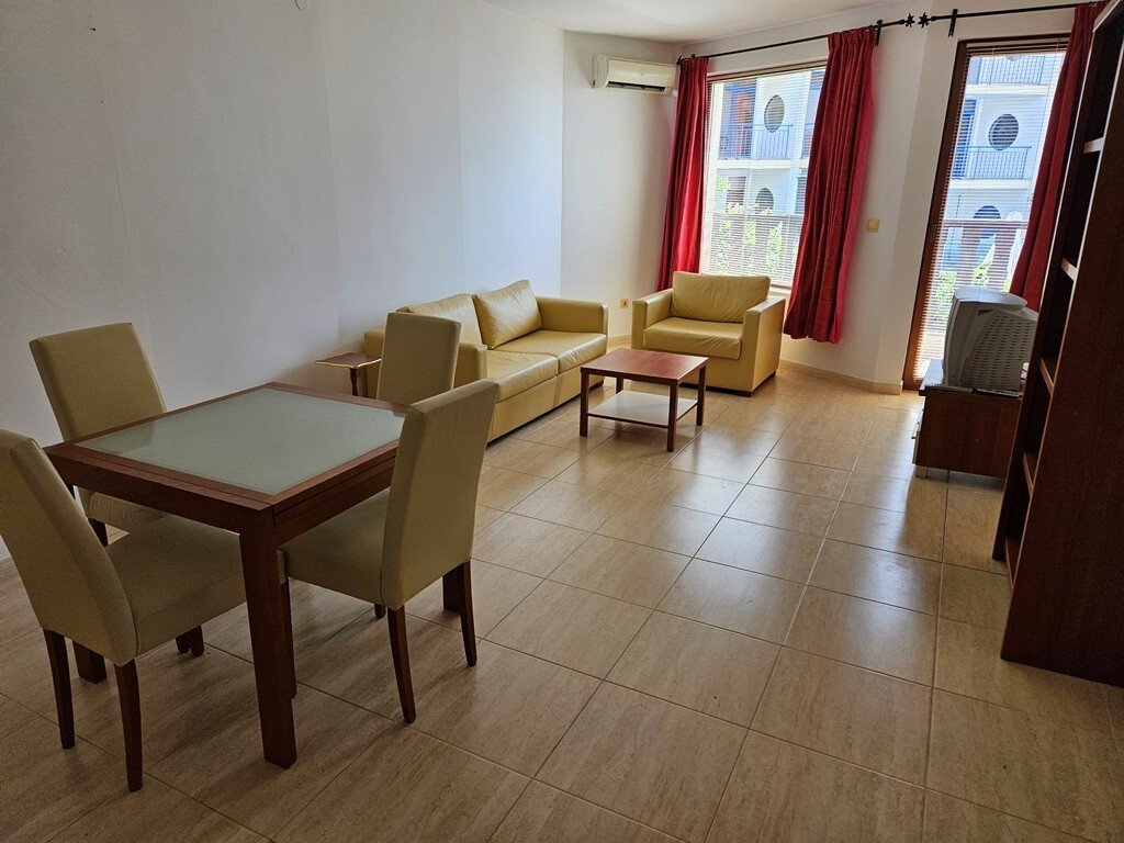 Двустаен апартамент на първа линия с гледка към морето комплекс ТОП Свети Влас България