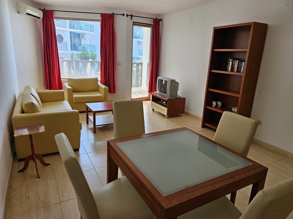 Двустаен апартамент на първа линия с гледка към морето комплекс ТОП Свети Влас България