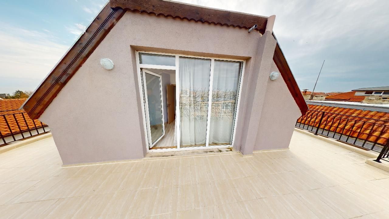 Мезонет с гледка към морето в Равда, България