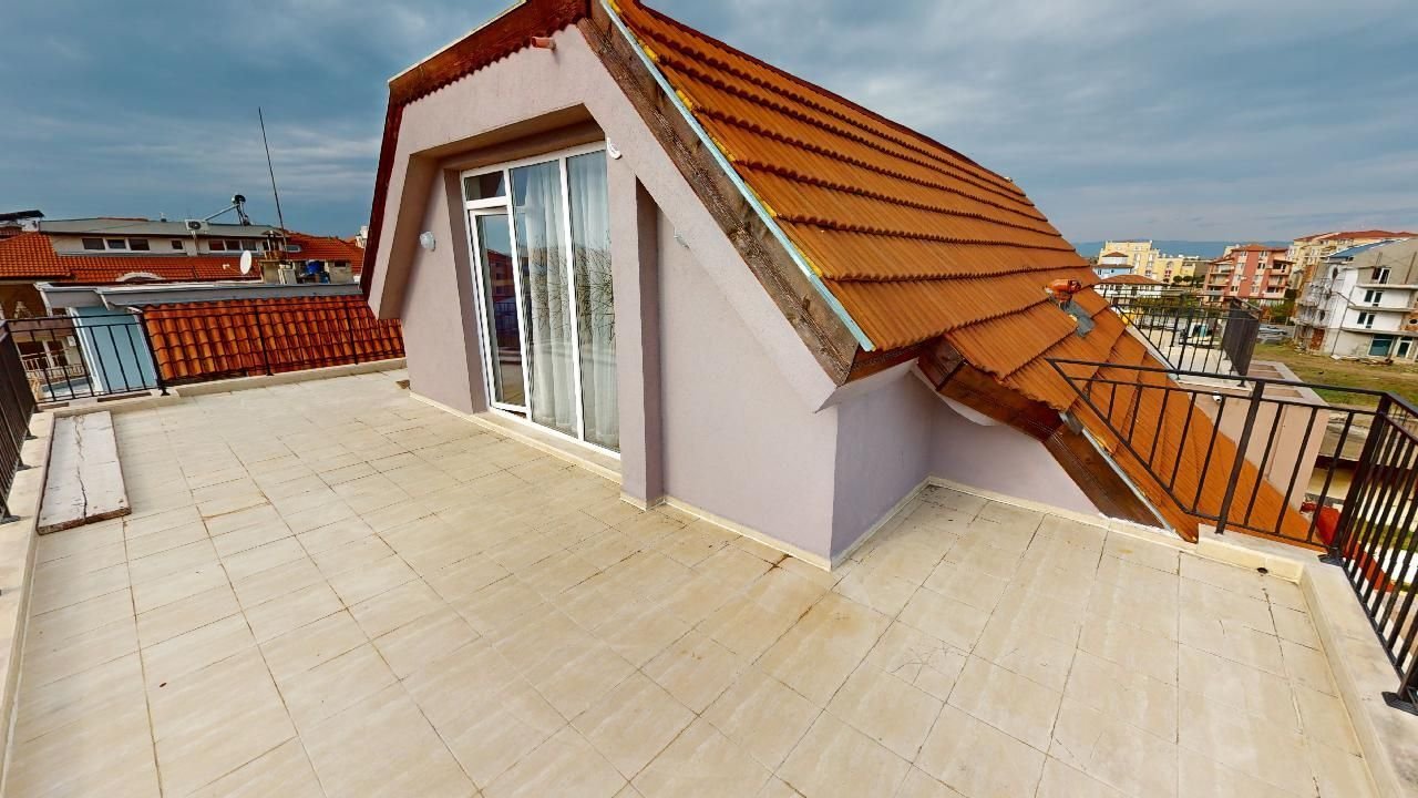 Мезонет с гледка към морето в Равда, България