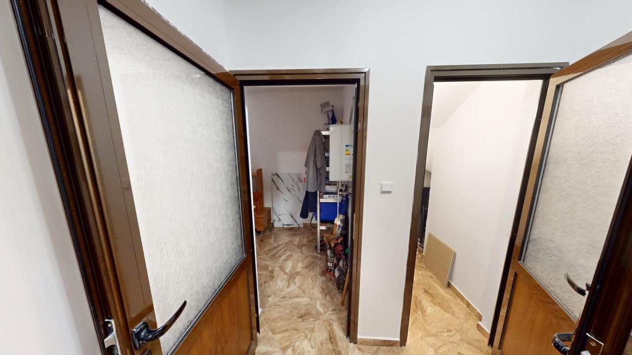 Еднофамилна къща с мазе Свети Георги Косарица България