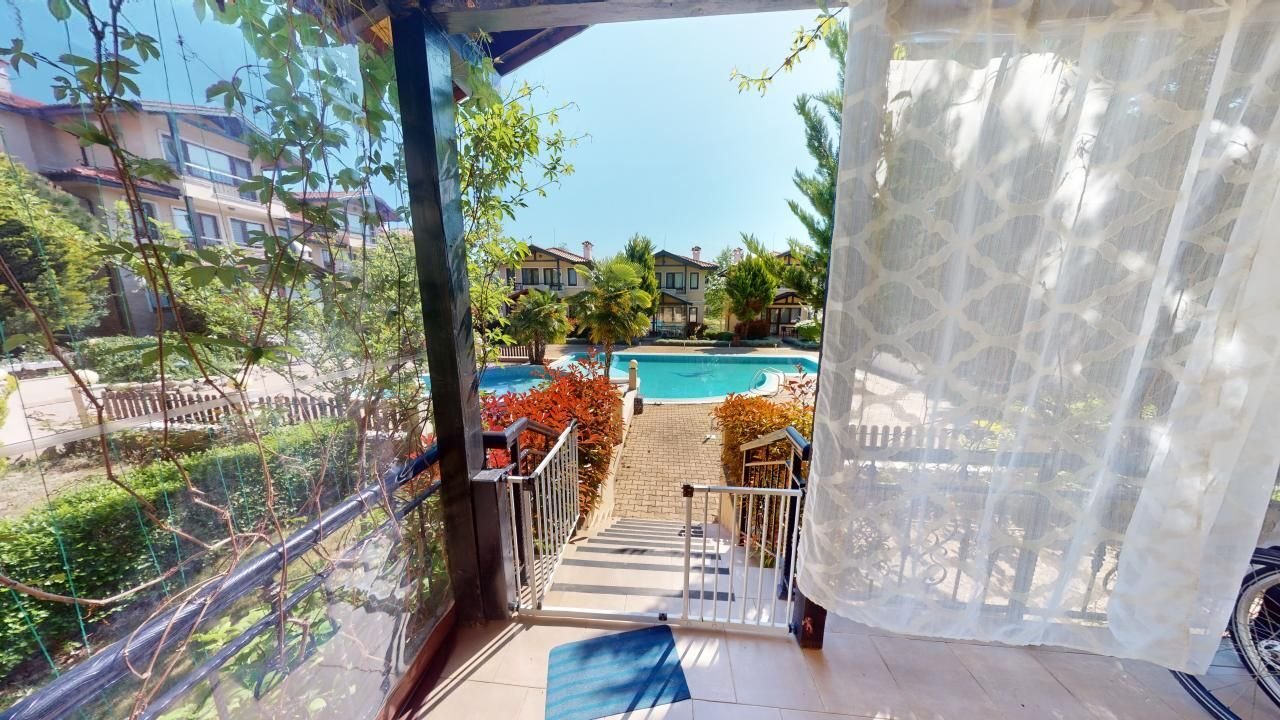 Еднофамилна къща с мазе Свети Георги Косарица България