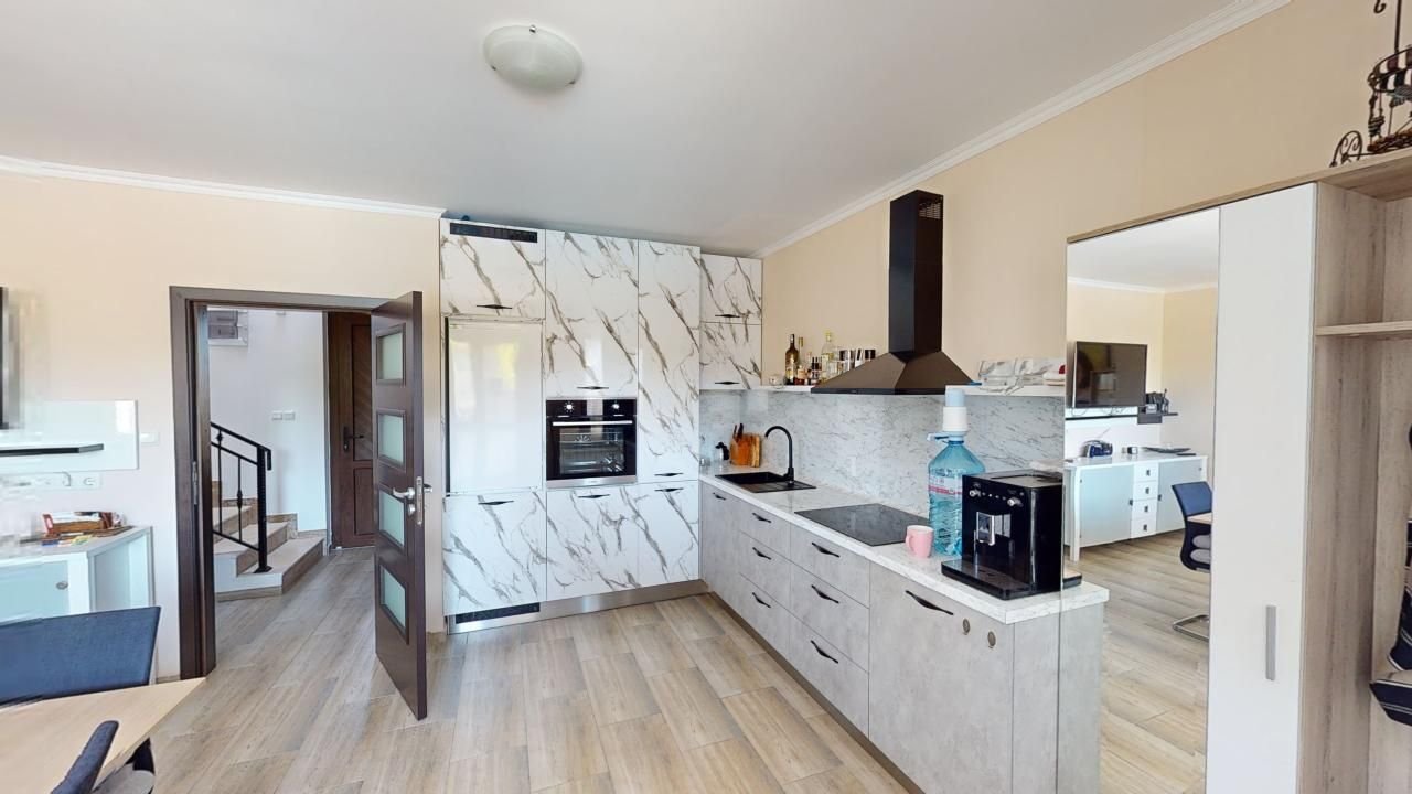 Еднофамилна къща с мазе Свети Георги Косарица България