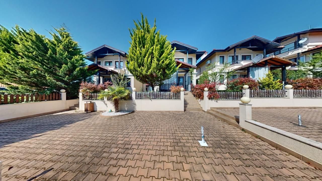 Еднофамилна къща с мазе Свети Георги Косарица България