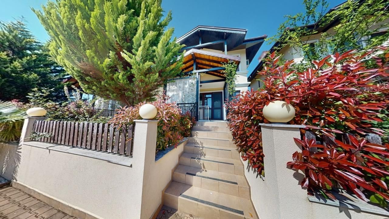 Еднофамилна къща с мазе Свети Георги Косарица България