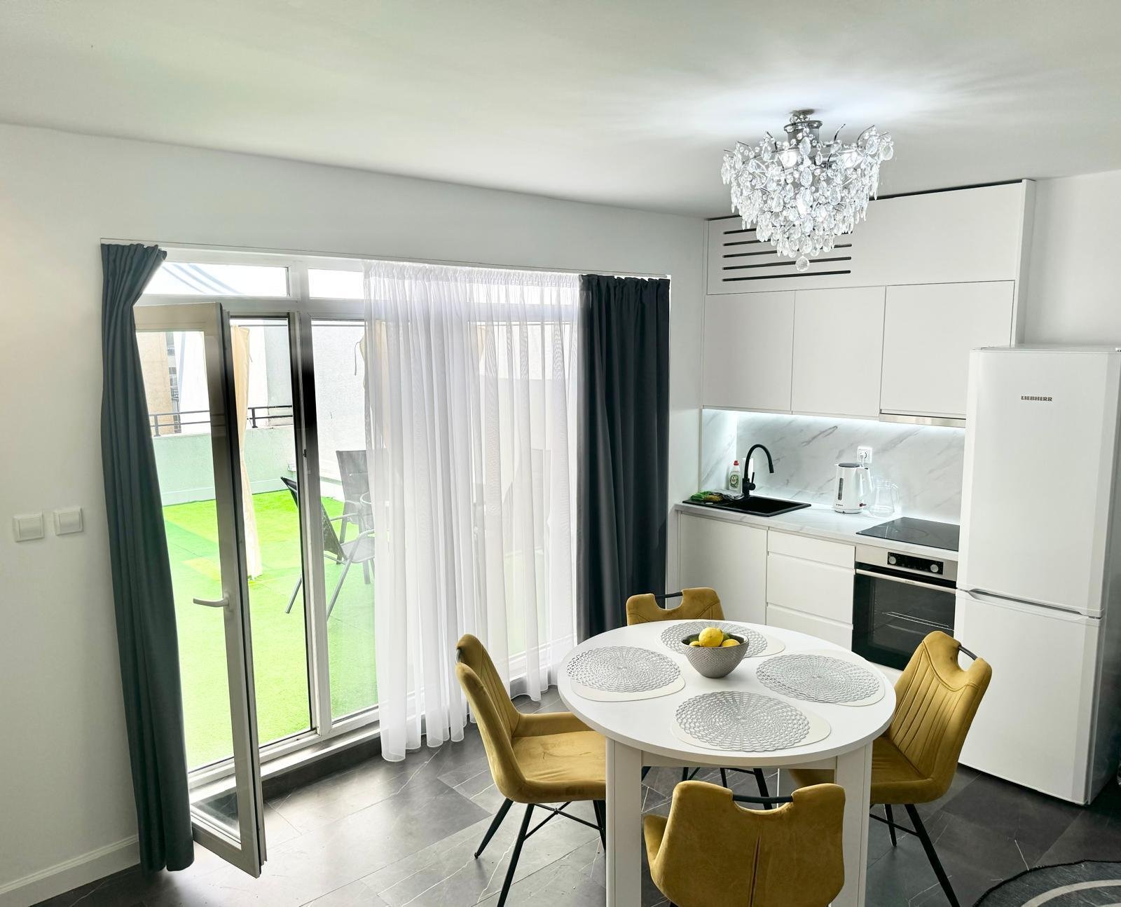 Sonnenstrand: 3-Bedroom Apartment in Grand Kamelia Complex, Sunny Beach, Bulgaria 