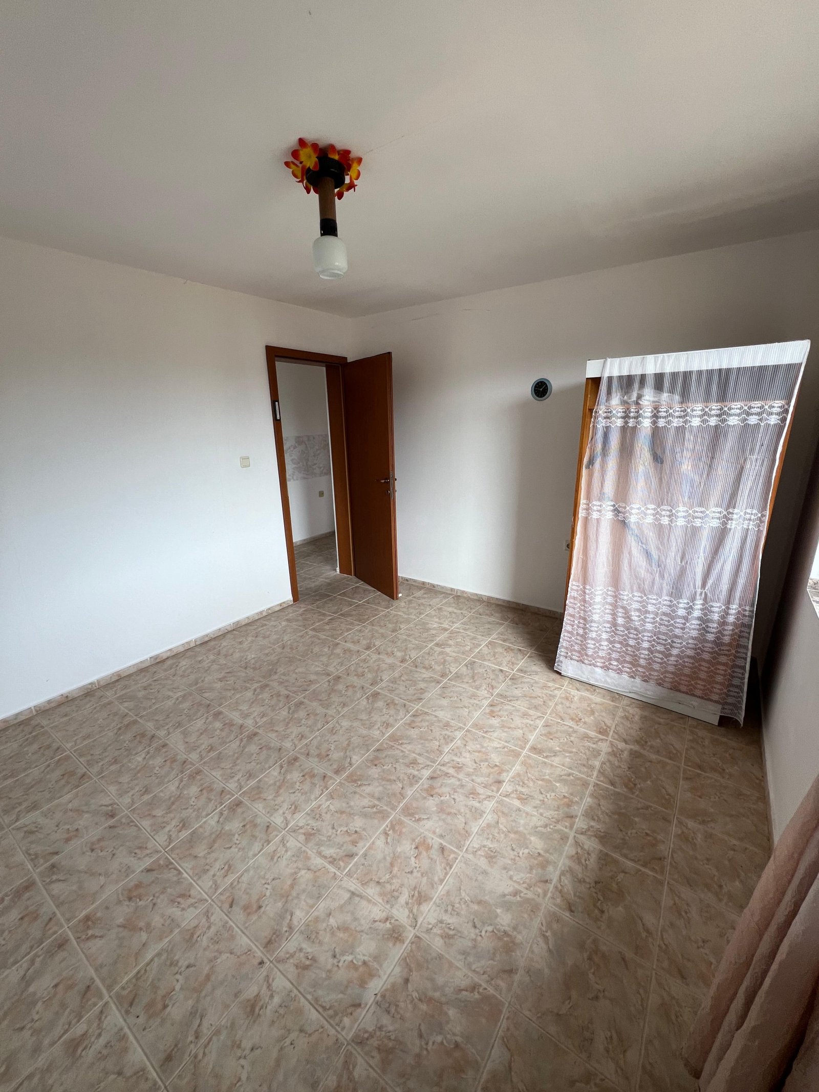 Редовна къща в село Порой, област Бургас, България