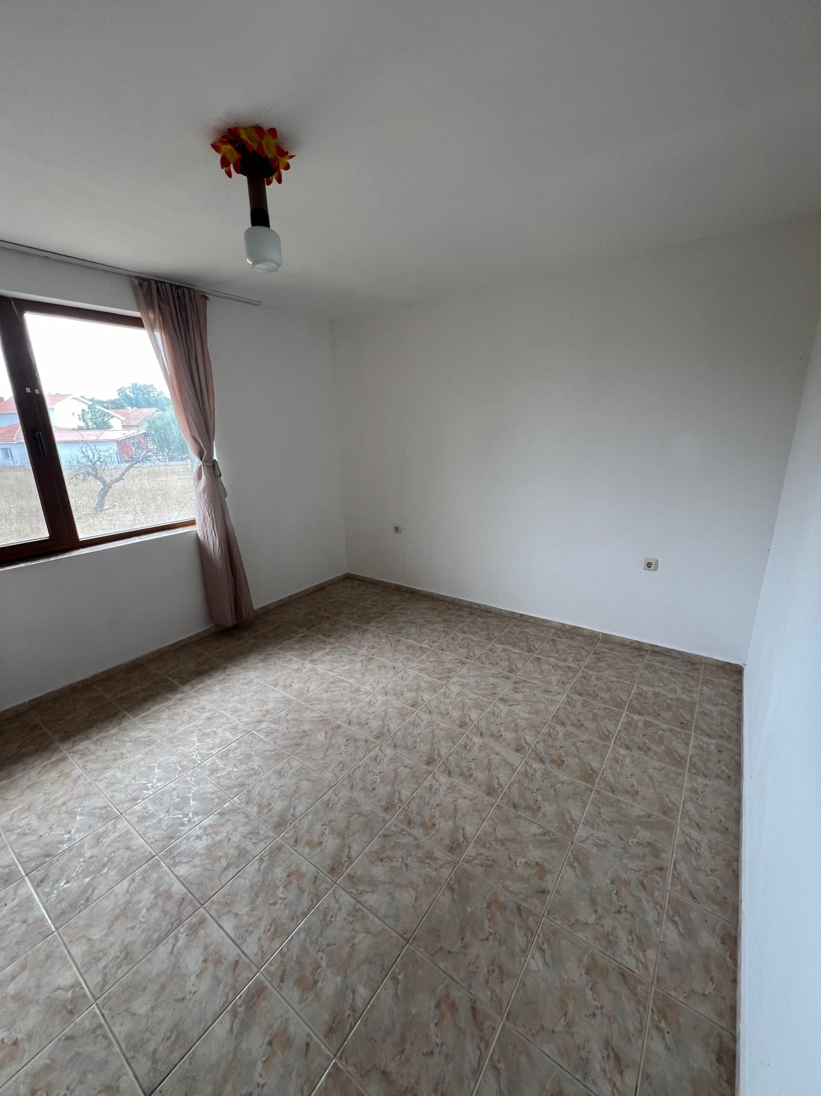 Редовна къща в село Порой, област Бургас, България