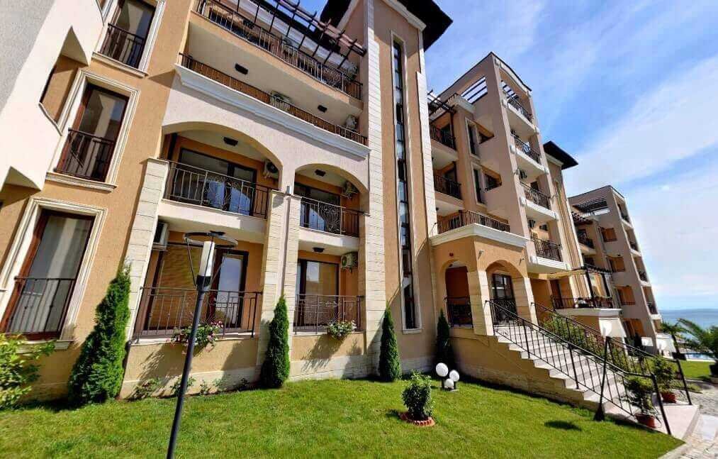 Sveti Vlas: 3-Room Apartment in "Porto Paradiso" Complex, Sveti Vlas, Bulgaria 