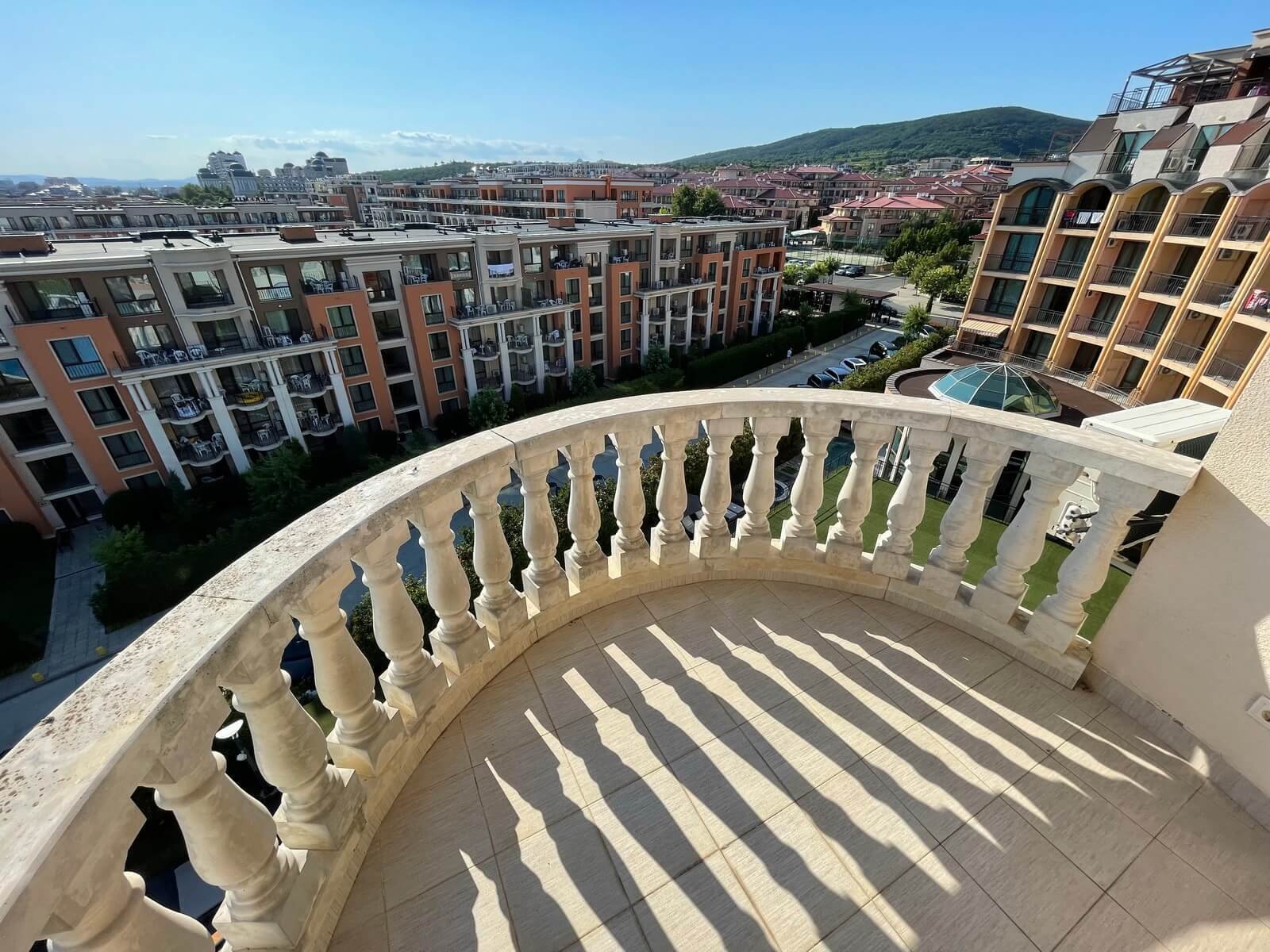 Тристаен апартамент в хотел Sea Wind Grand в Свети Влас, България