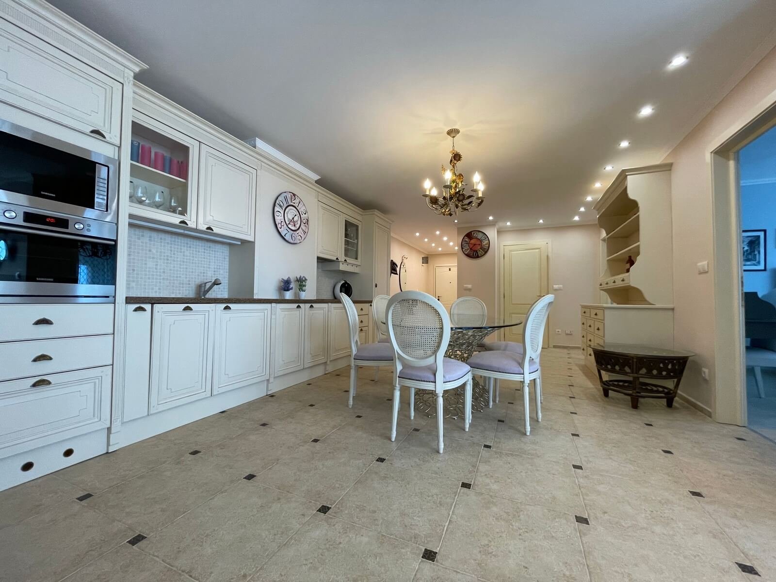 Тристаен апартамент в хотел Sea Wind Grand в Свети Влас, България