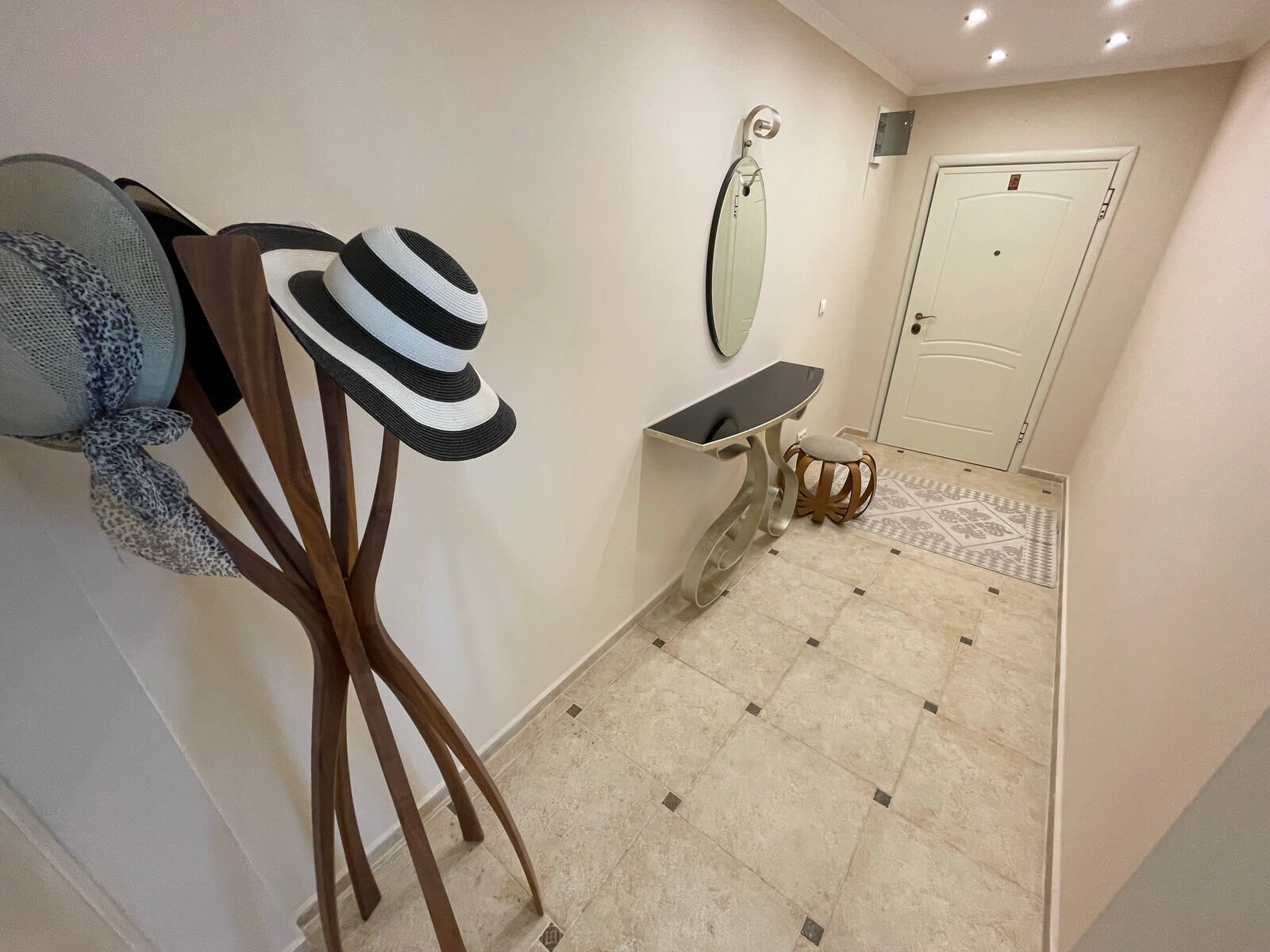 Тристаен апартамент в хотел Sea Wind Grand в Свети Влас, България