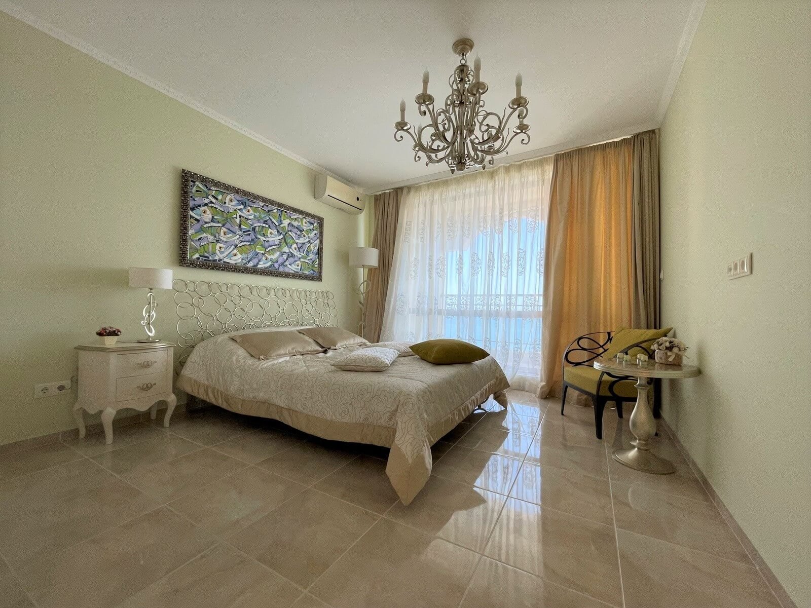 Тристаен апартамент в хотел Sea Wind Grand в Свети Влас, България