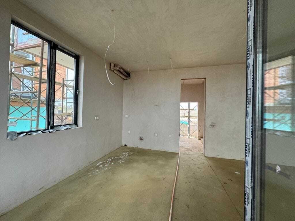 Нов малък комплекс с 9 луксозни къщи в Ахелой, само на няколко метра от плажа.