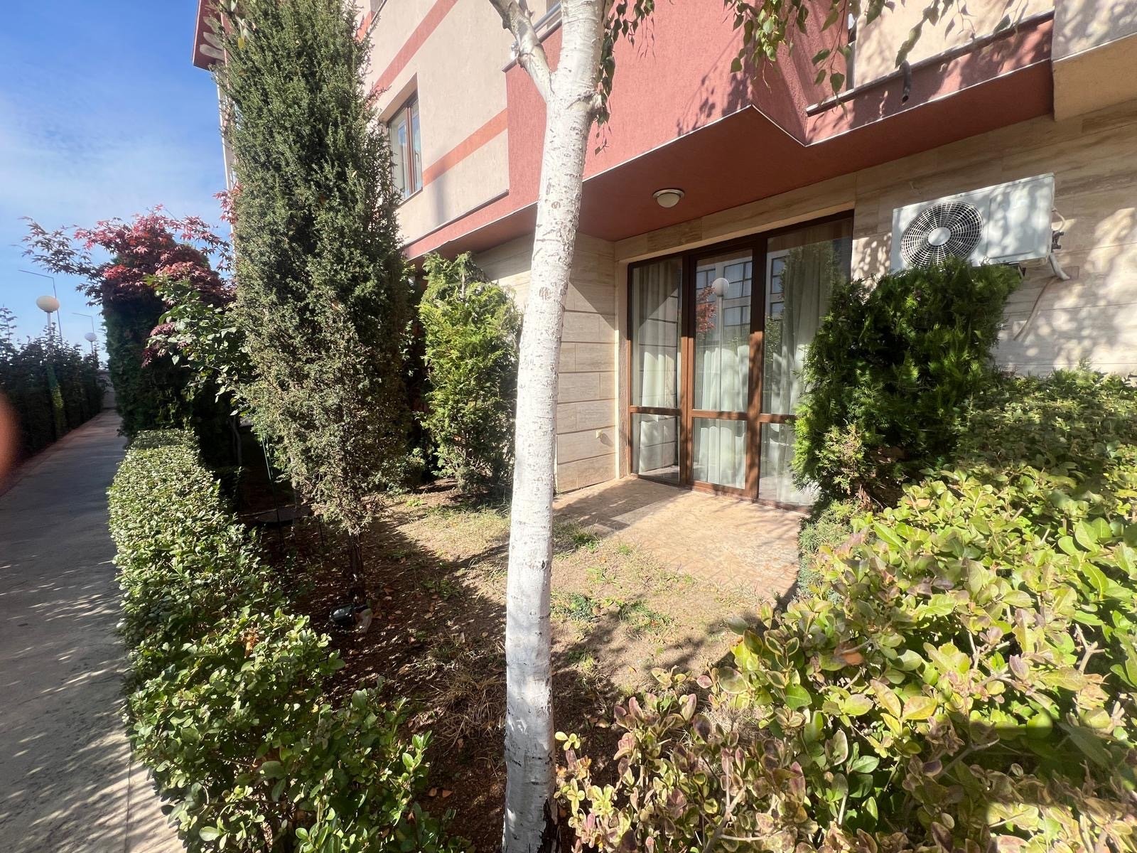 Стилно студио от 34 м² в Tarsis Nova, Слънчев бряг, България с собствен двор и тревна площ