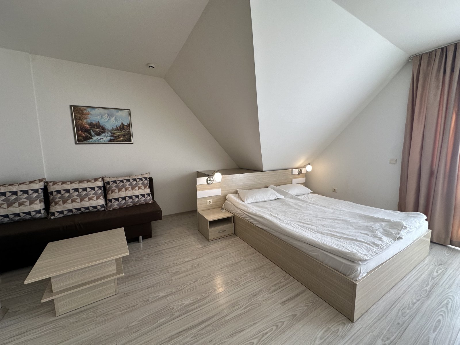 Красиво студио от 55 м² в Tarsis 2, Слънчев бряг, България, на 5-и етаж с изглед към басейна.