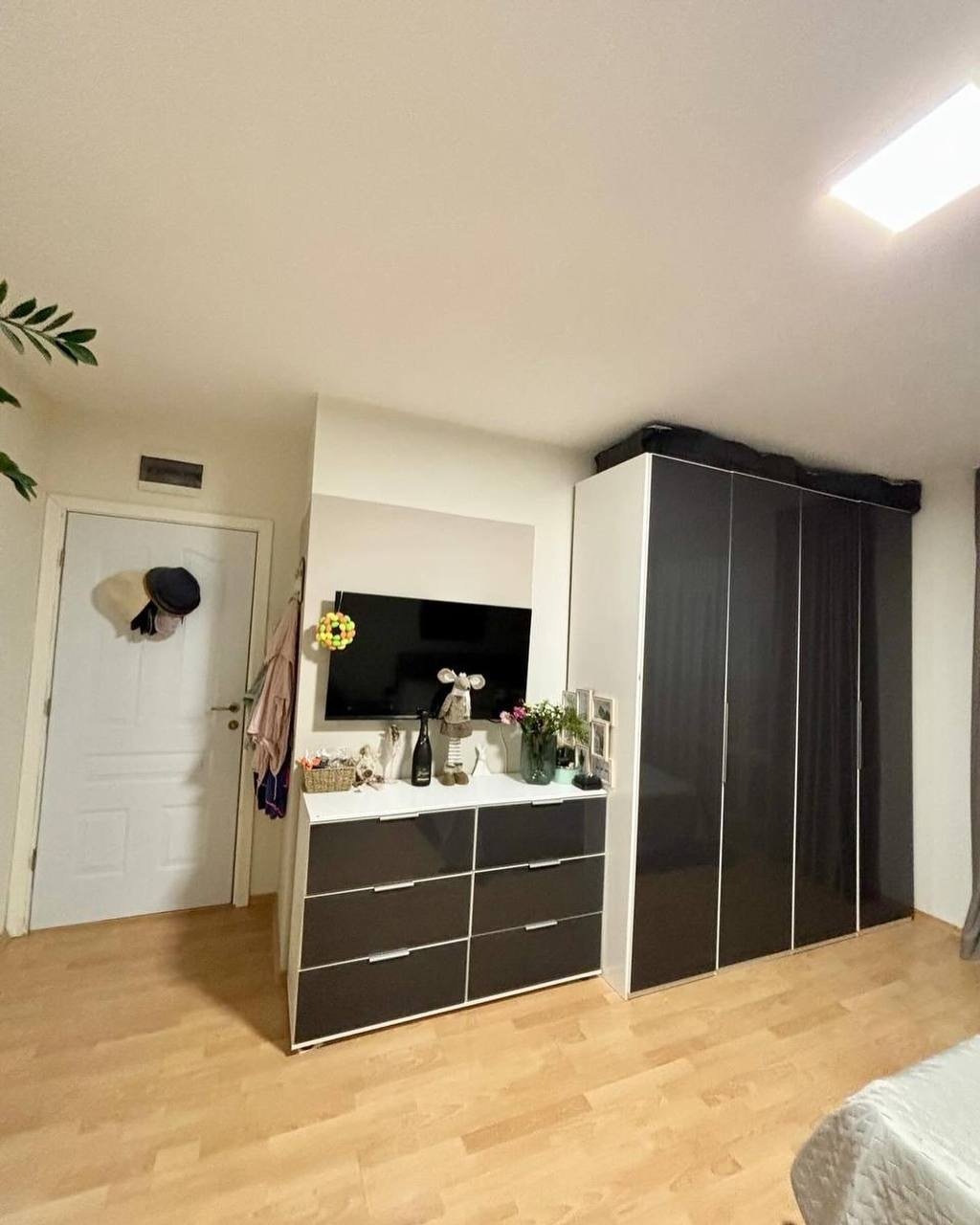 Просторен апартамент на партерен етаж с голяма тераса в Fort Knox Crown, Свети Влас