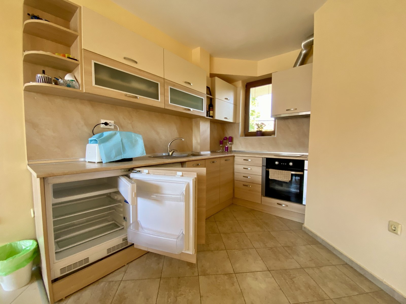 Хеле 2-стаен апартамент в Шато Дел Мар, Солнечен бряг – изглед към басейна и планината, само на 300 м от плажа!