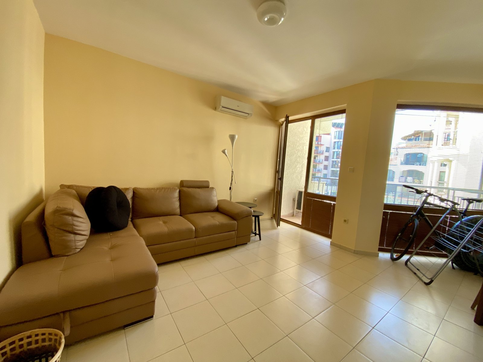 Хеле 2-стаен апартамент в Шато Дел Мар, Солнечен бряг – изглед към басейна и планината, само на 300 м от плажа!