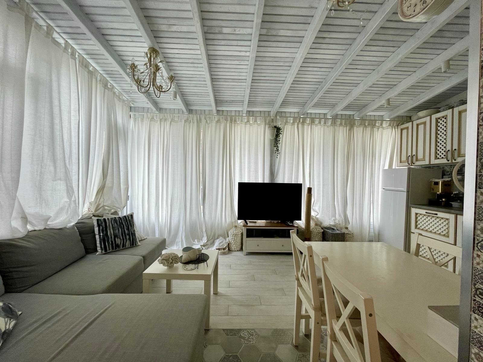 Голяма 4-стайна апартамент в комплекса Sun Gate, Слънчев бряг – 154 м², с басейн и градина