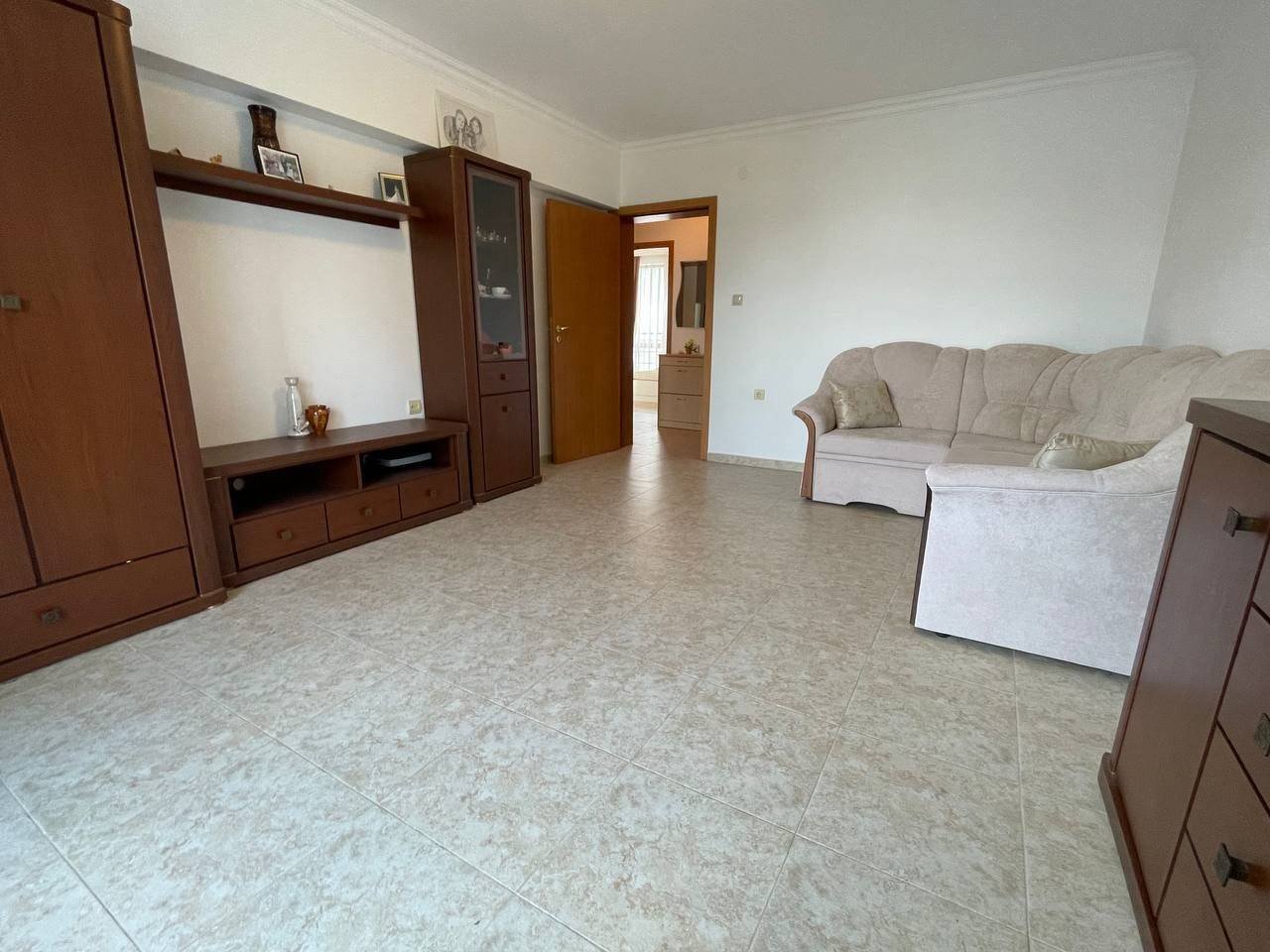 Тристаен апартамент в Компас, Свети Влас