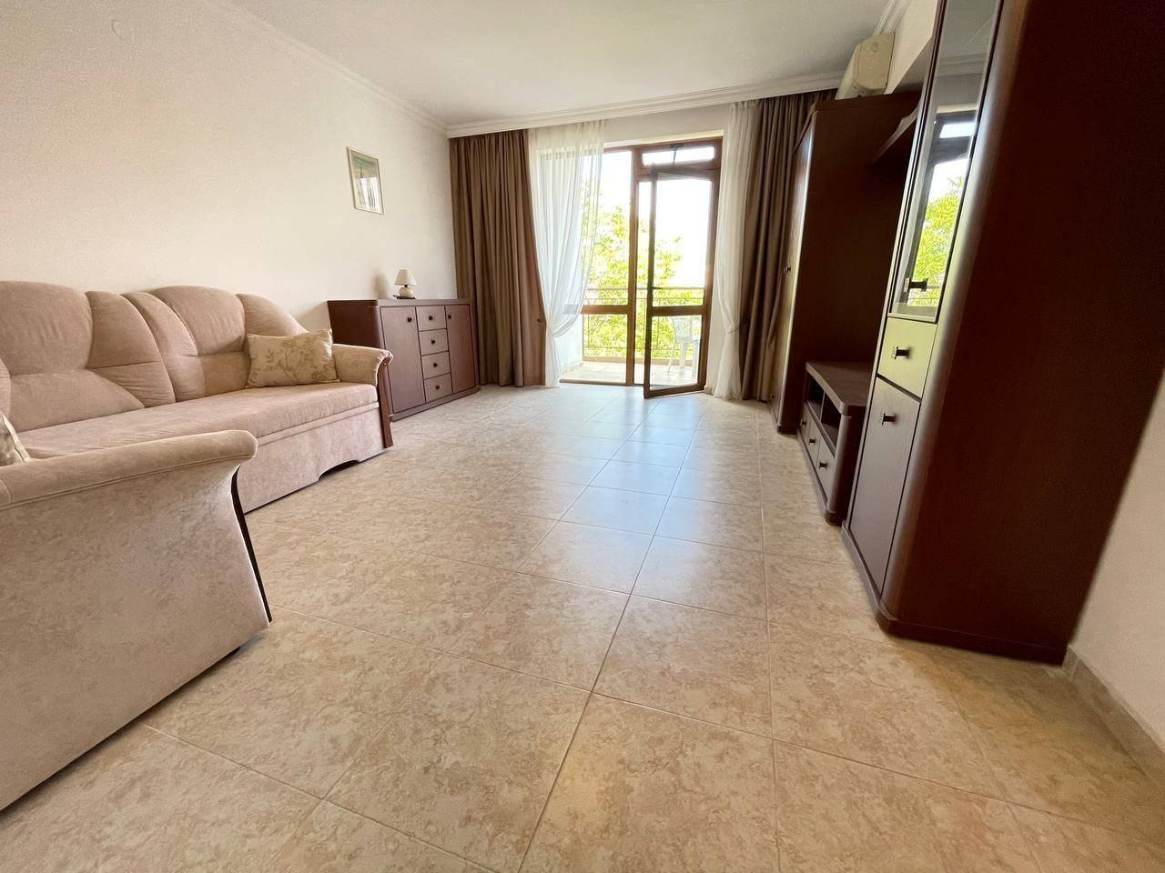 Тристаен апартамент в Компас, Свети Влас