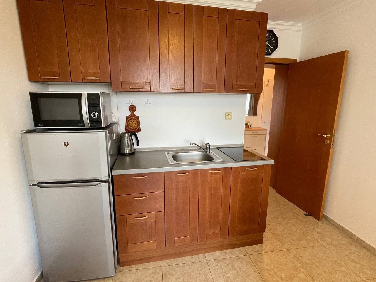 Тристаен апартамент в Компас, Свети Влас