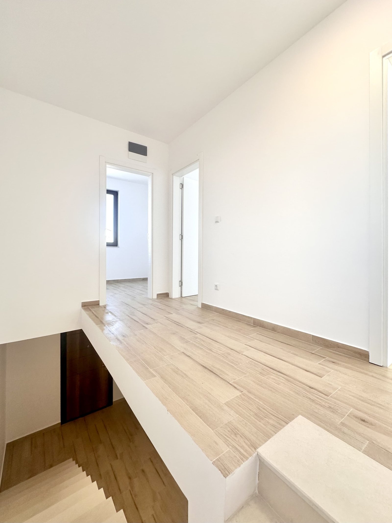 Ексклузивна вила в Victoria Sunset, Поморие – гледка към морето и басейна, на 4 км от плажа!