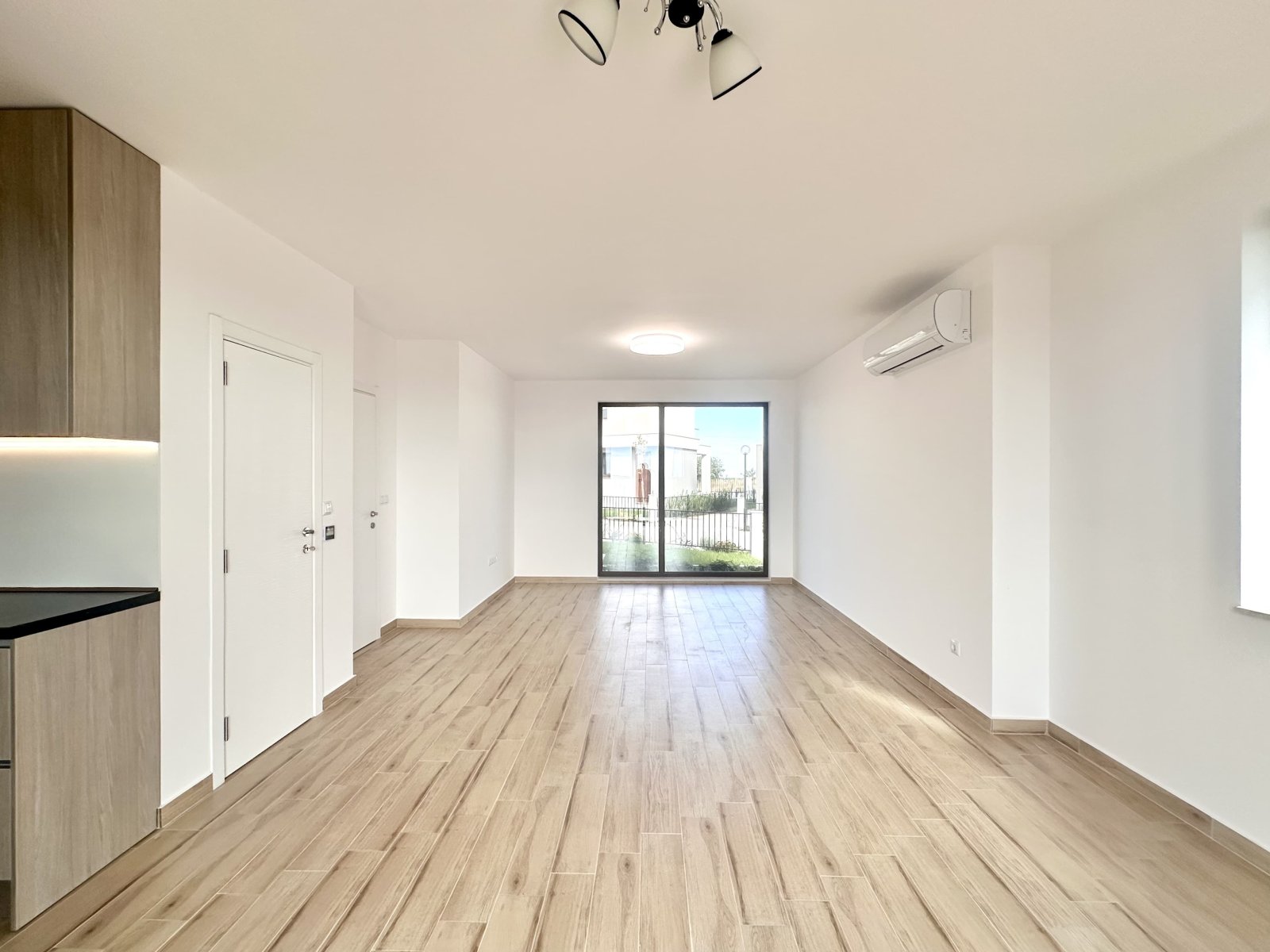 Ексклузивна вила в Victoria Sunset, Поморие – гледка към морето и басейна, на 4 км от плажа!