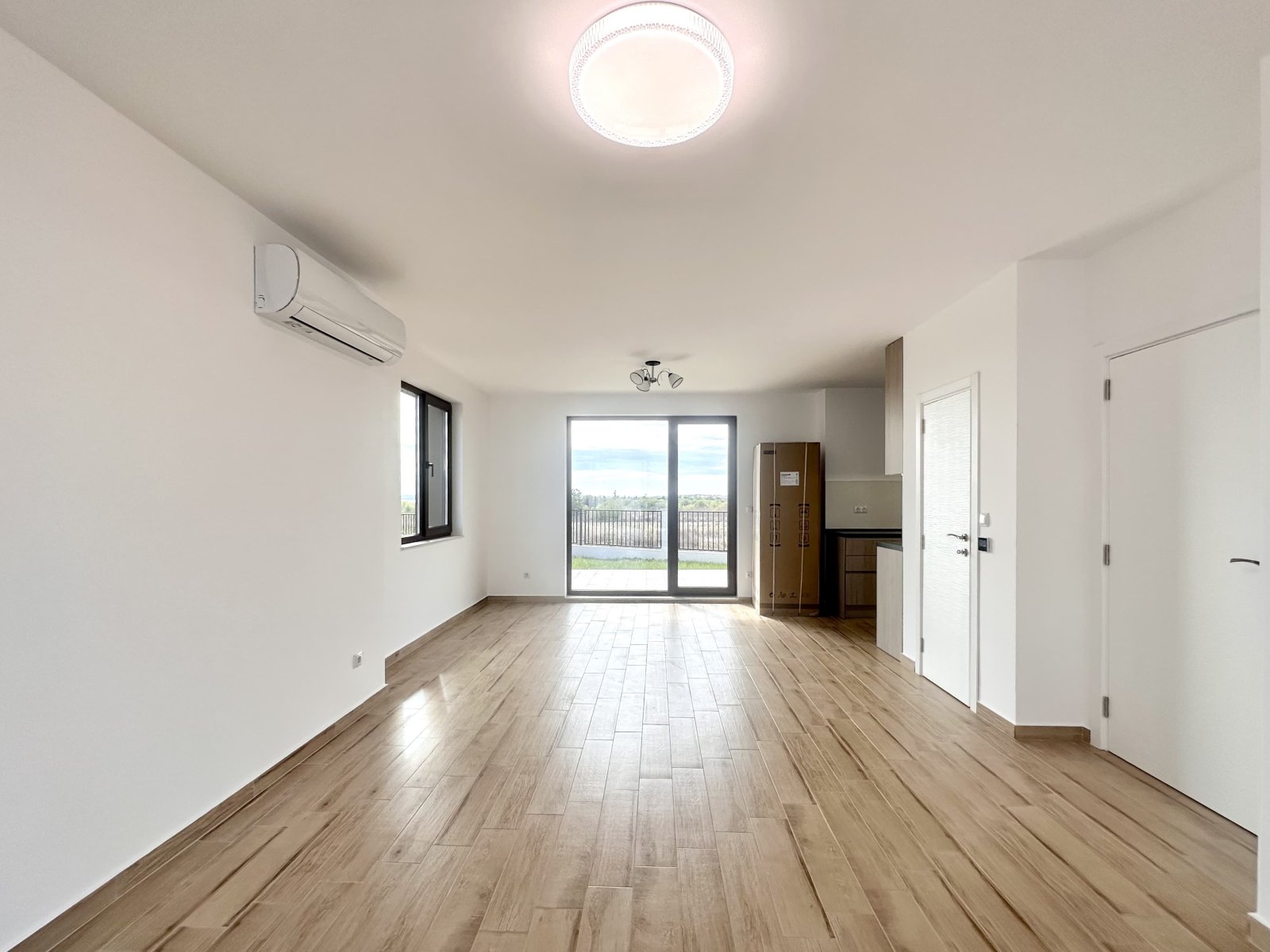 Ексклузивна вила в Victoria Sunset, Поморие – гледка към морето и басейна, на 4 км от плажа!