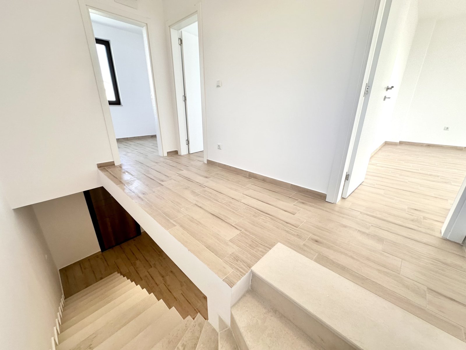 Ексклузивна вила в Victoria Sunset, Поморие – гледка към морето и басейна, на 4 км от плажа!