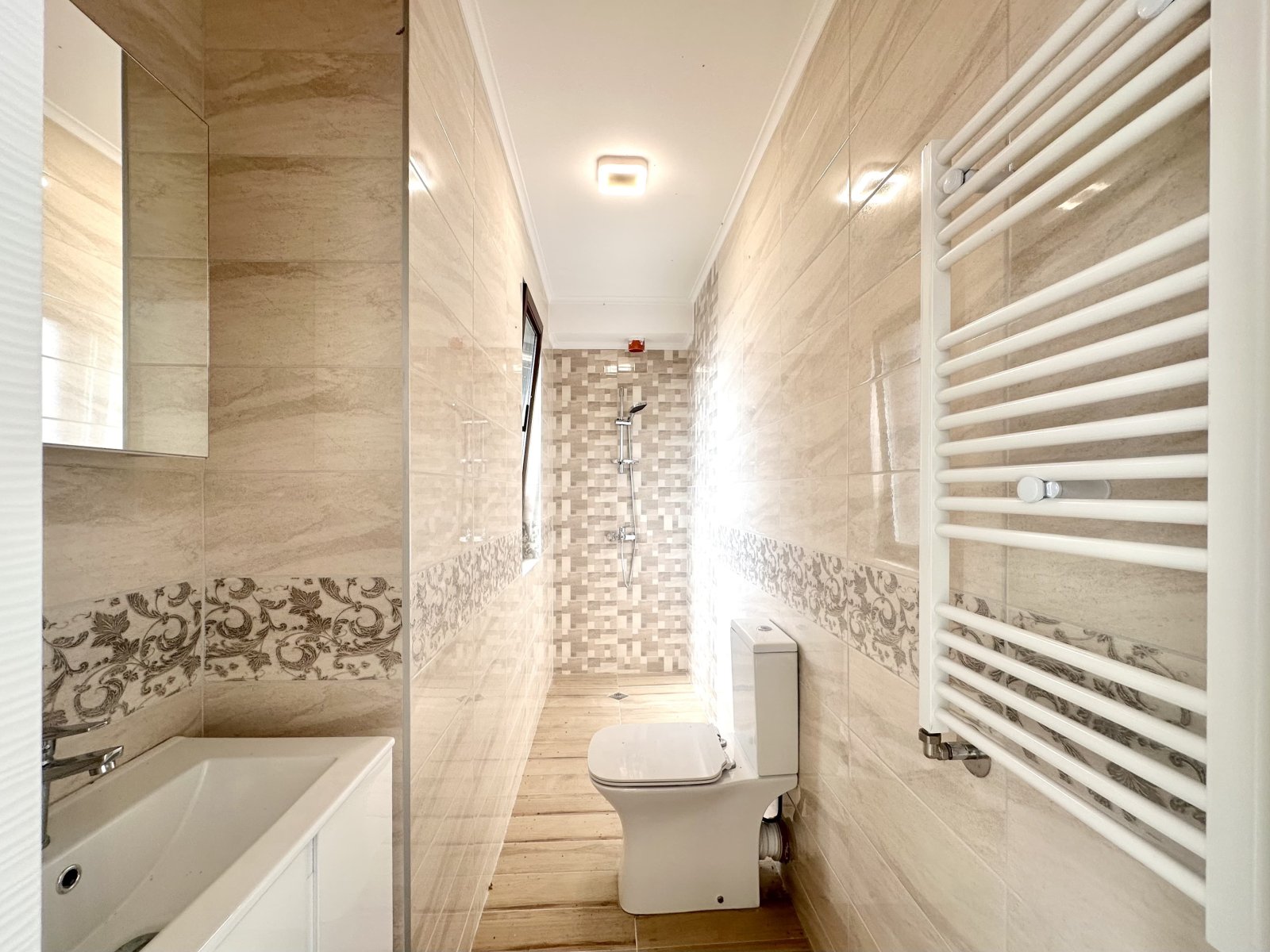 Ексклузивна вила в Victoria Sunset, Поморие – гледка към морето и басейна, на 4 км от плажа!