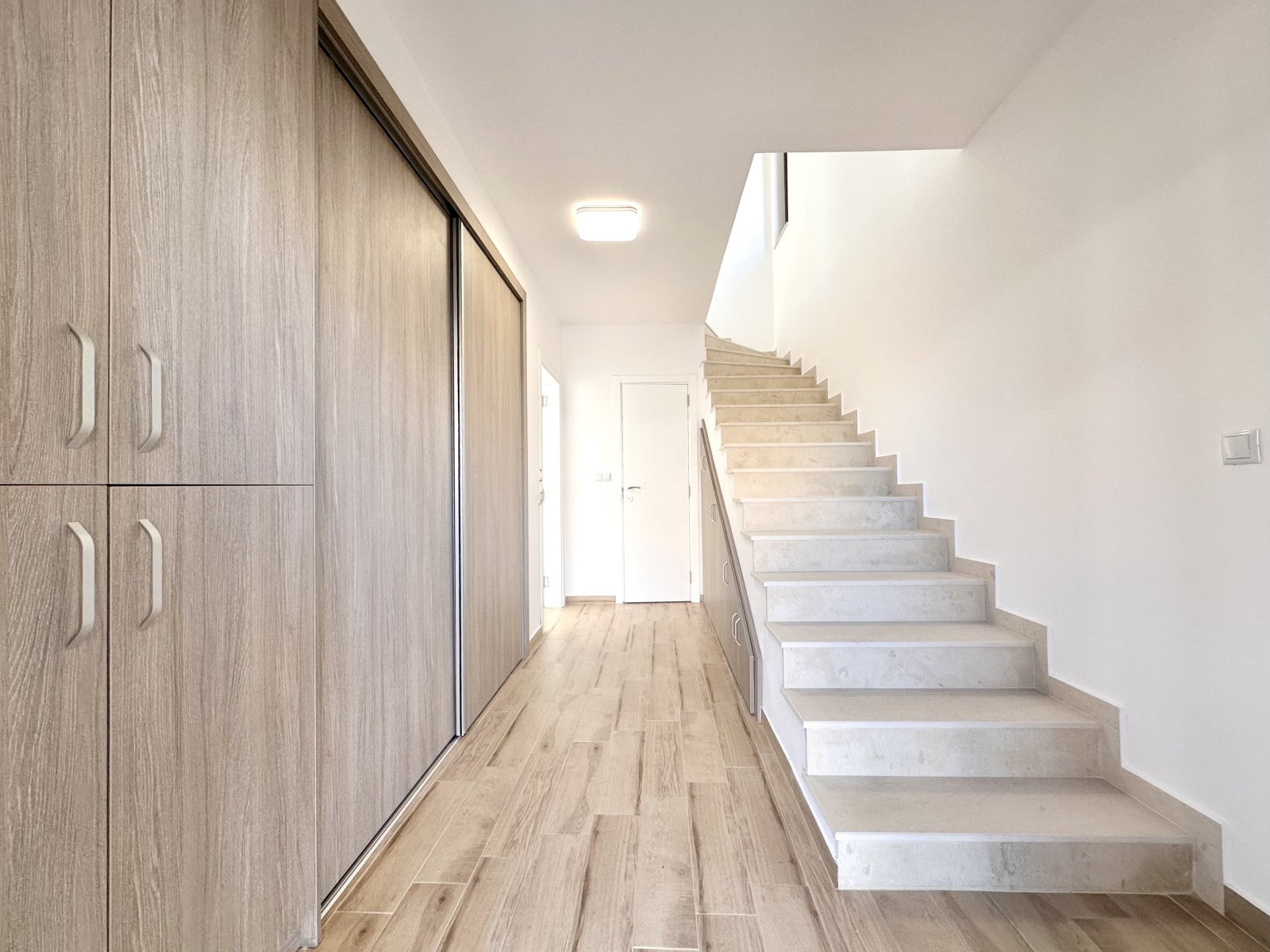 Ексклузивна вила в Victoria Sunset, Поморие – гледка към морето и басейна, на 4 км от плажа!