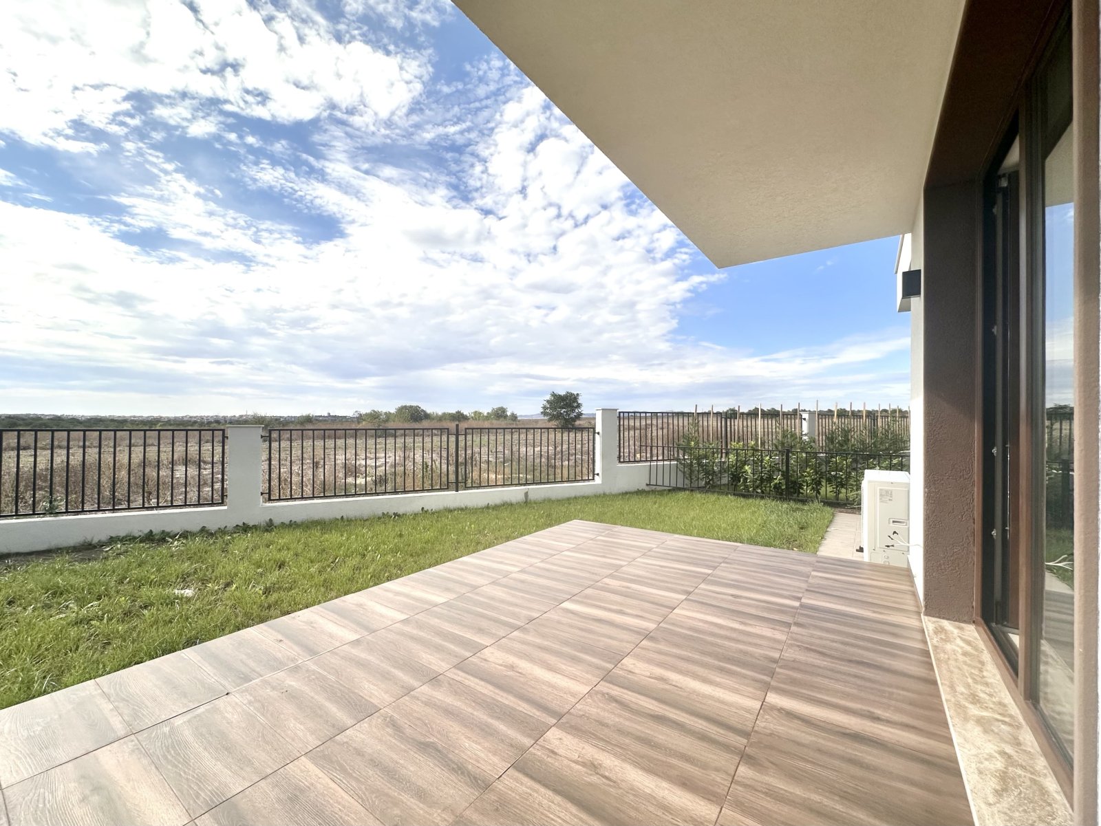 Ексклузивна вила в Victoria Sunset, Поморие – гледка към морето и басейна, на 4 км от плажа!