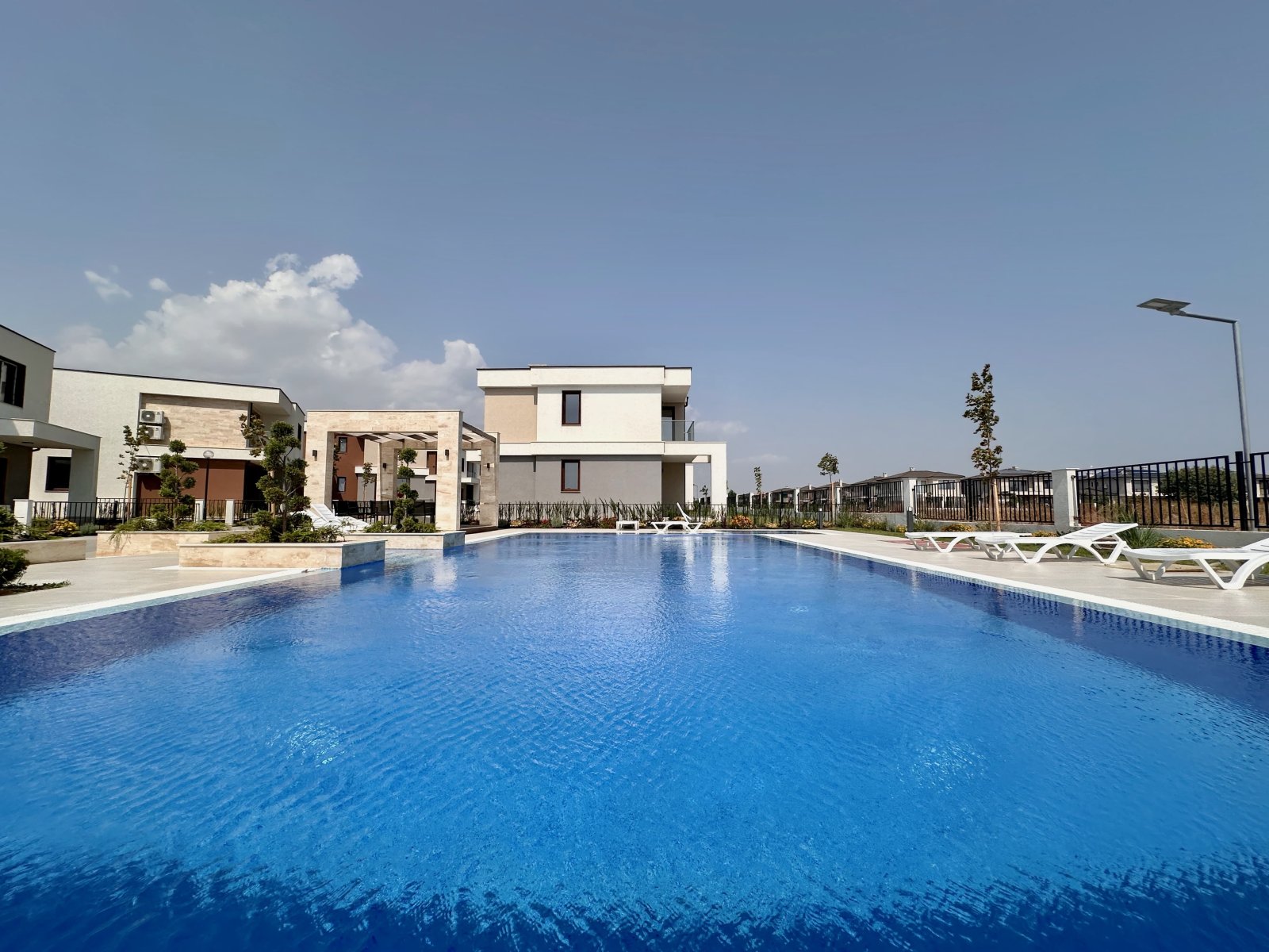 Ексклузивна вила в Victoria Sunset, Поморие – гледка към морето и басейна, на 4 км от плажа!