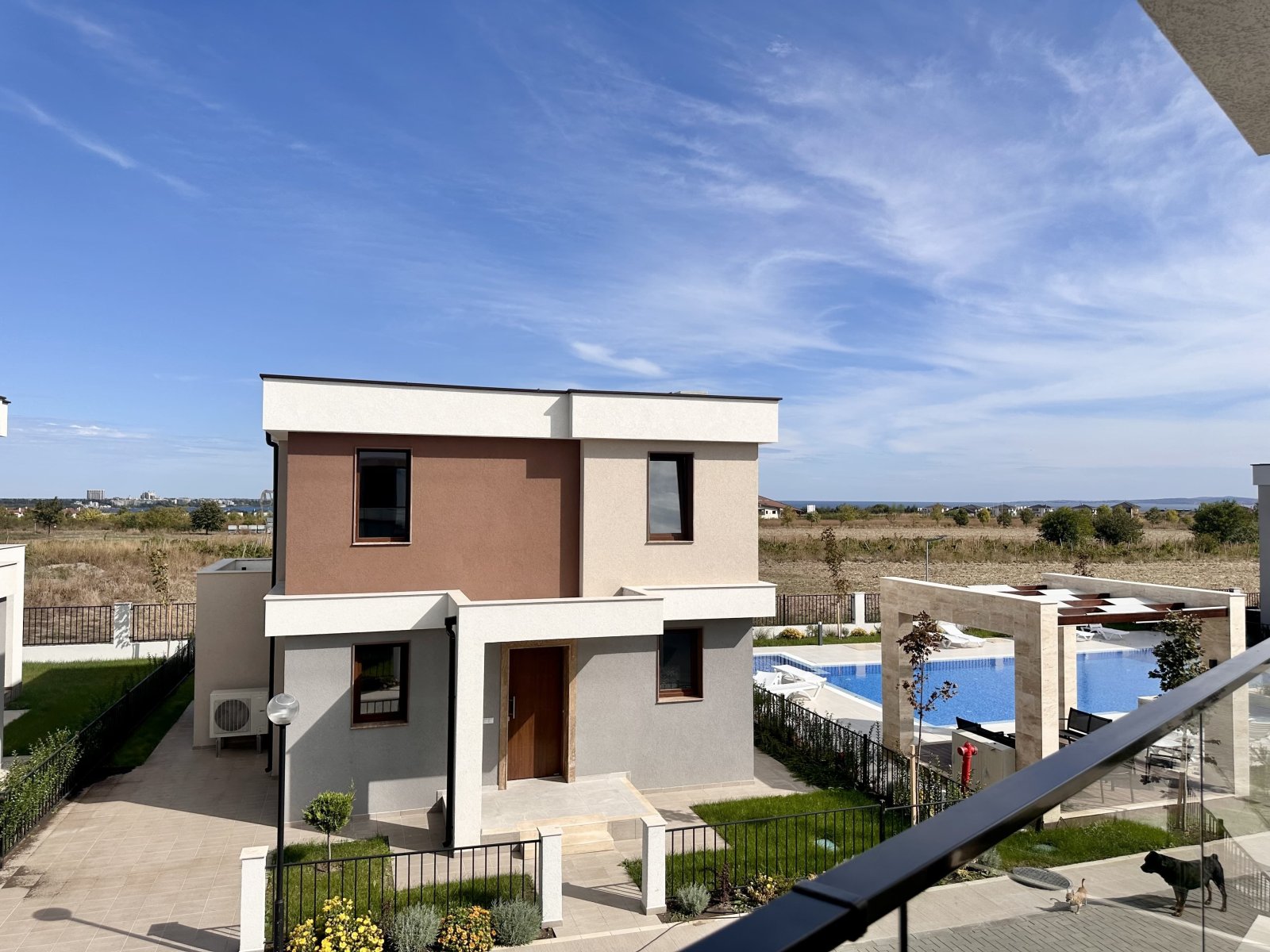 Ексклузивна вила в Victoria Sunset, Поморие – гледка към морето и басейна, на 4 км от плажа!