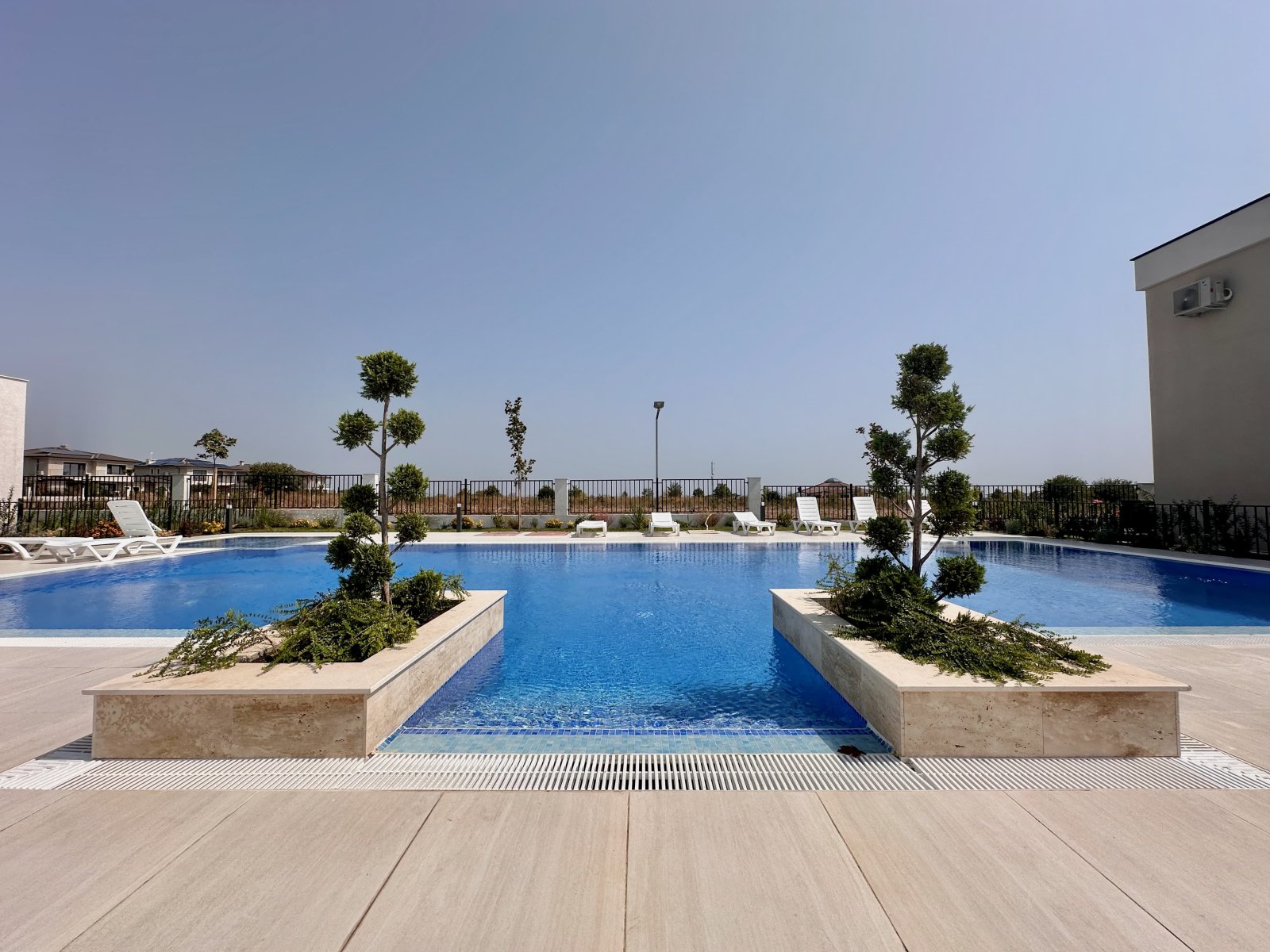 Ексклузивна вила в Victoria Sunset, Поморие – гледка към морето и басейна, на 4 км от плажа!