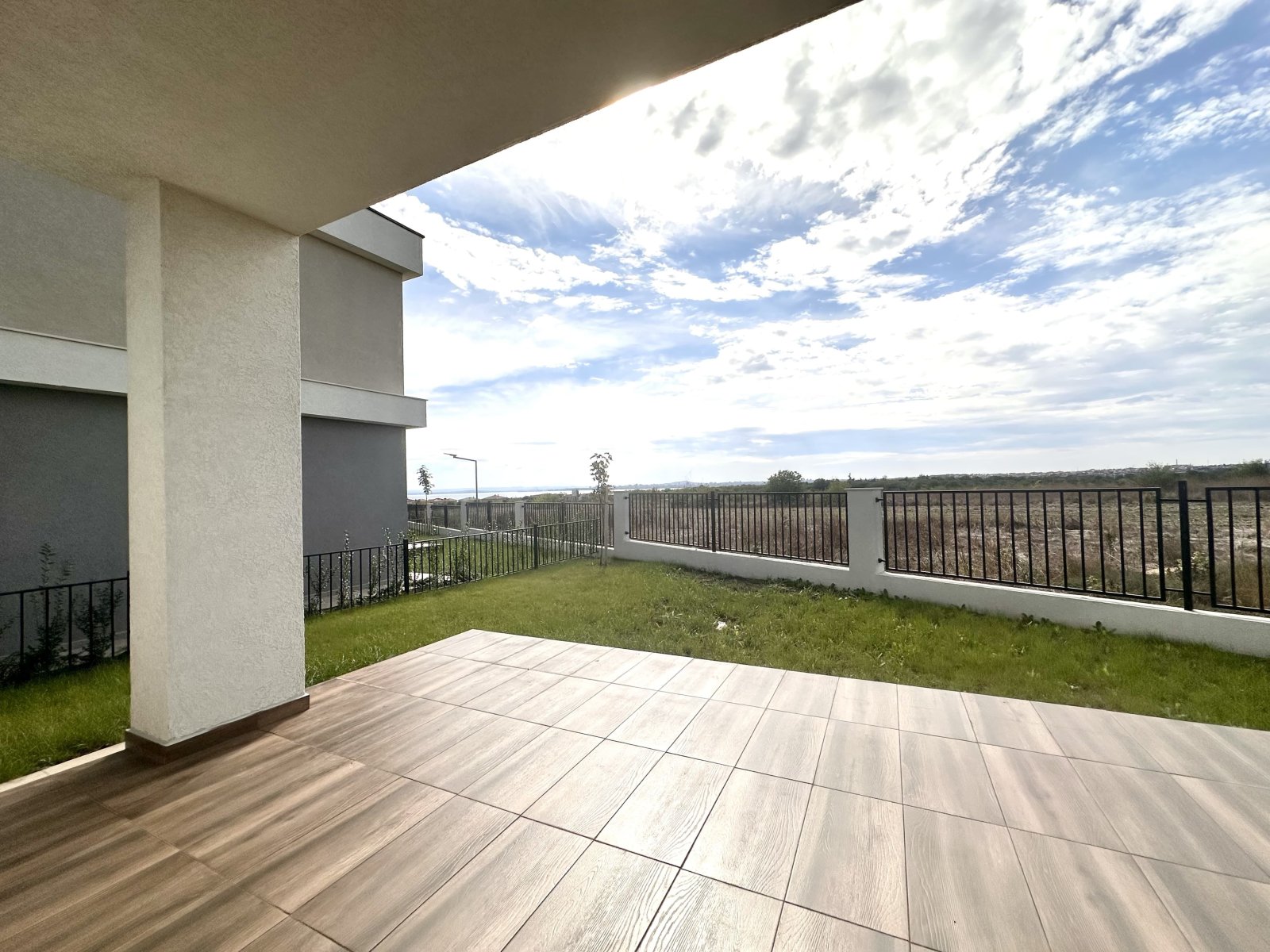 Ексклузивна вила в Victoria Sunset, Поморие – гледка към морето и басейна, на 4 км от плажа!