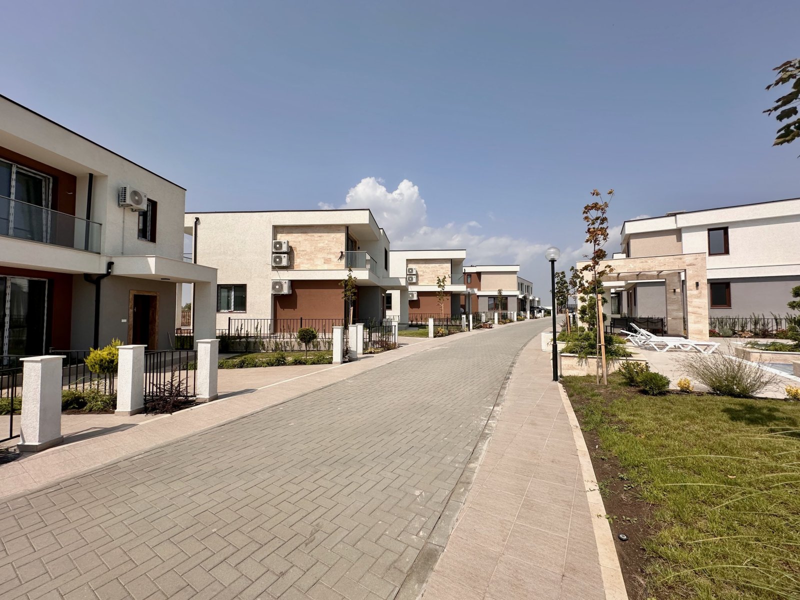 Ексклузивна вила в Victoria Sunset, Поморие – гледка към морето и басейна, на 4 км от плажа!