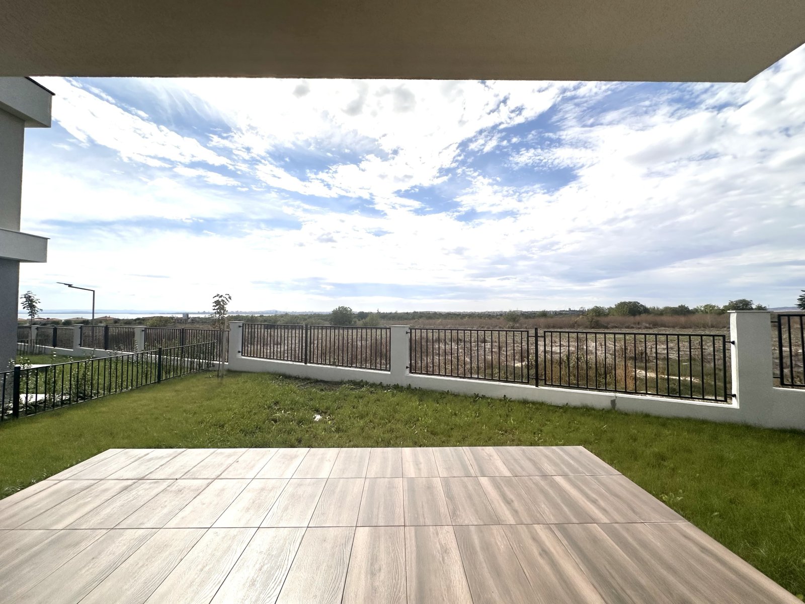 Ексклузивна вила в Victoria Sunset, Поморие – гледка към морето и басейна, на 4 км от плажа!